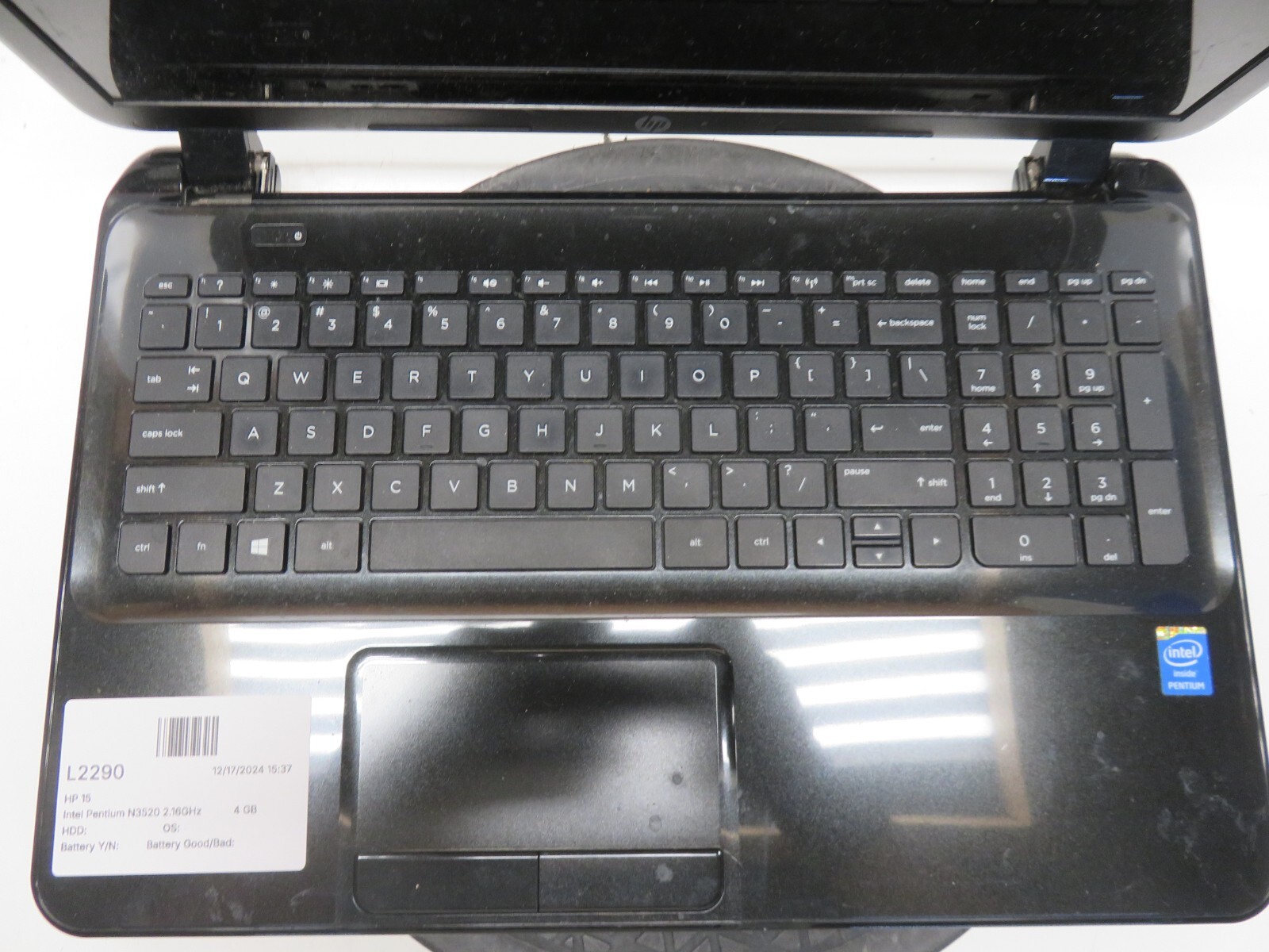 HP 15 Intel Pentium N3520 2.16GHz 4 GB NO HDD No Batt READ