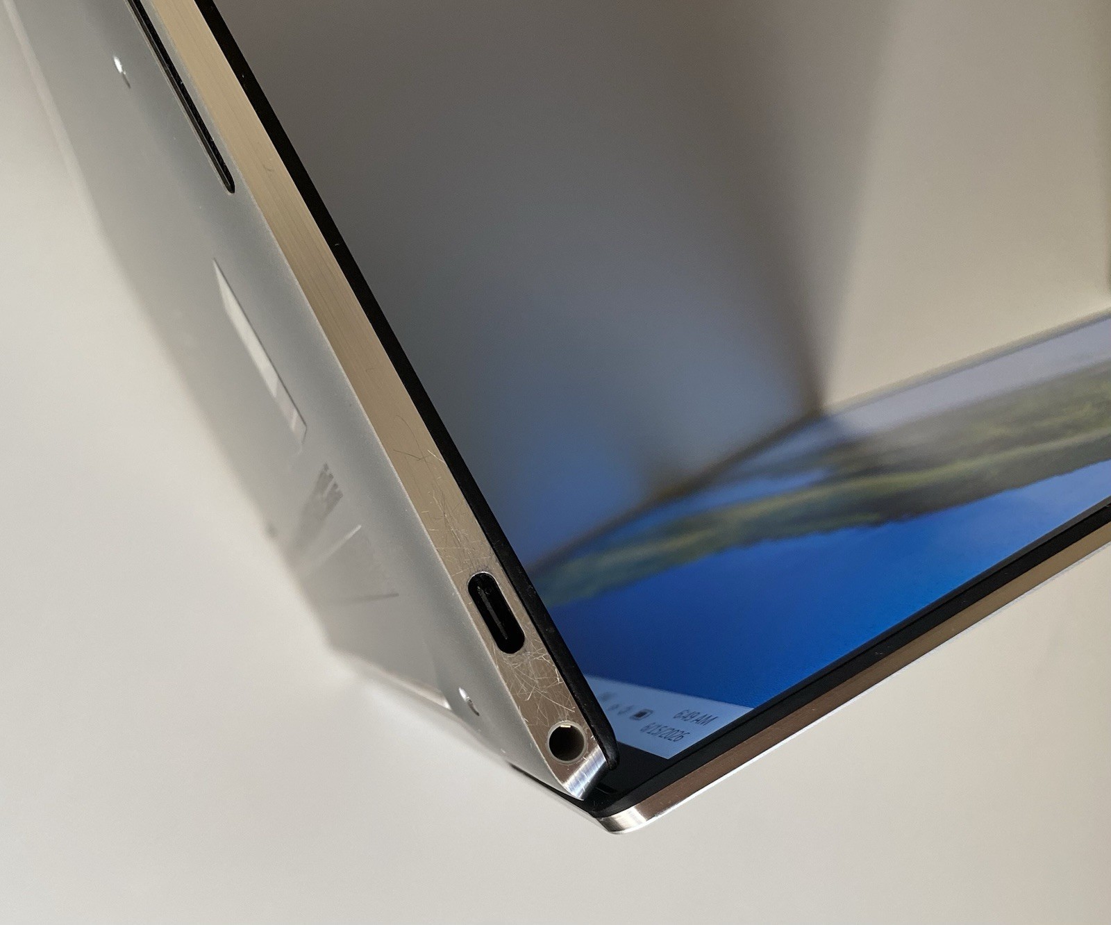 Dell XPS 13 9300 – 13.4 Inch —Touch – i7‑1065G7 – 16GB RAM – 512GB SSD – Silver