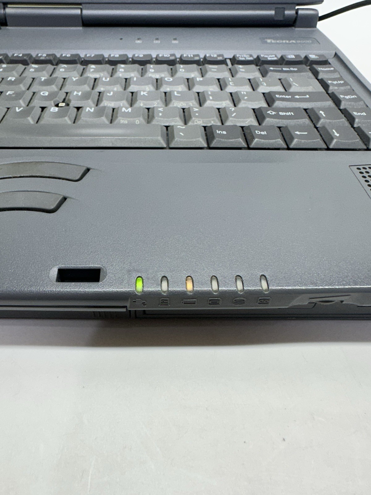 Vintage Toshiba Tecra 8000 PII 14.1″ 8GB Laptop Notebook Computer Windows 98