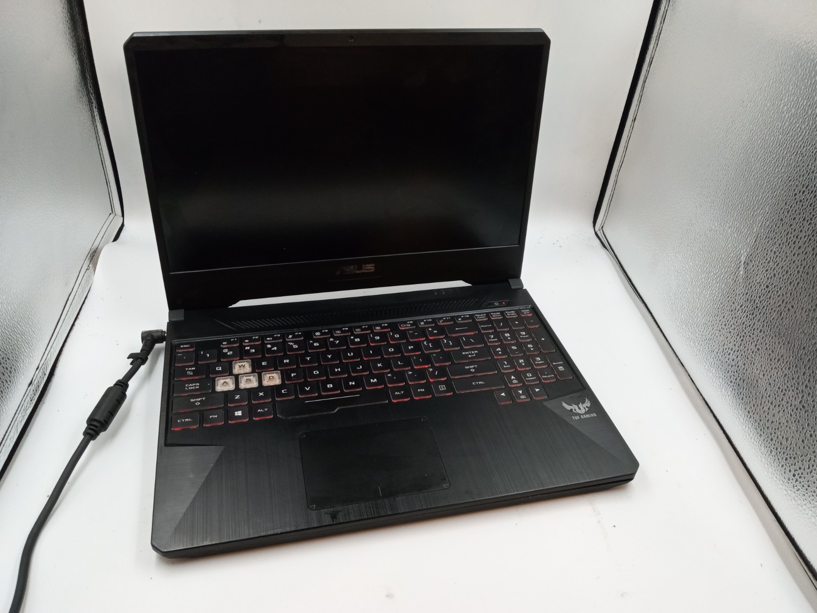 Asus TUF Gaming FX505D 15.6″ AMD Ryzen 7 3750H Nvidia RTX 2060 – PARTS – READ