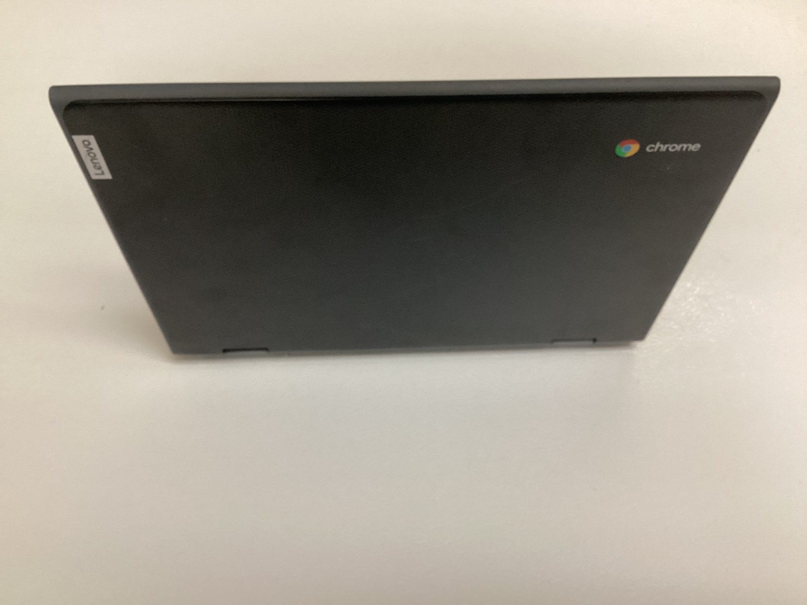 Lenovo 300e chromebook 2nd Gen MTK model 81QC 2 in 1 – 32GB – 11.6″