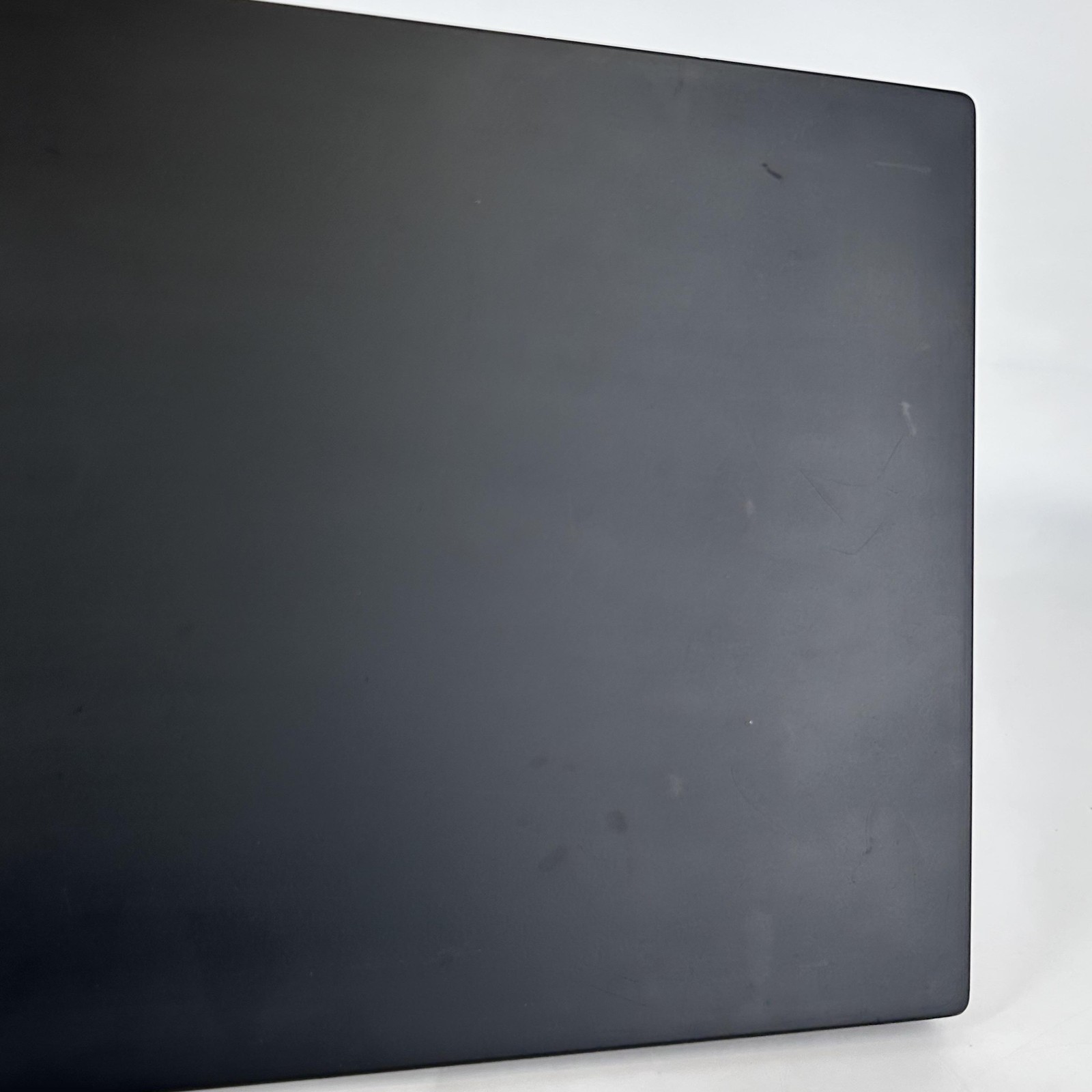 Lenovo ThinkPad X1 Carbon Gen 8 14 FHD i5-10310U 1.70GHz 16GB 512GB WHITE SPOTS