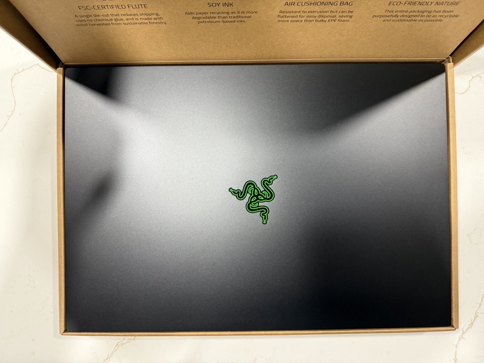 *Mint* Razer Blade 18 Corei9-14900HX, 64GB RAM, 4TB SSD, RTX 4090 16GB, 4K 200Hz