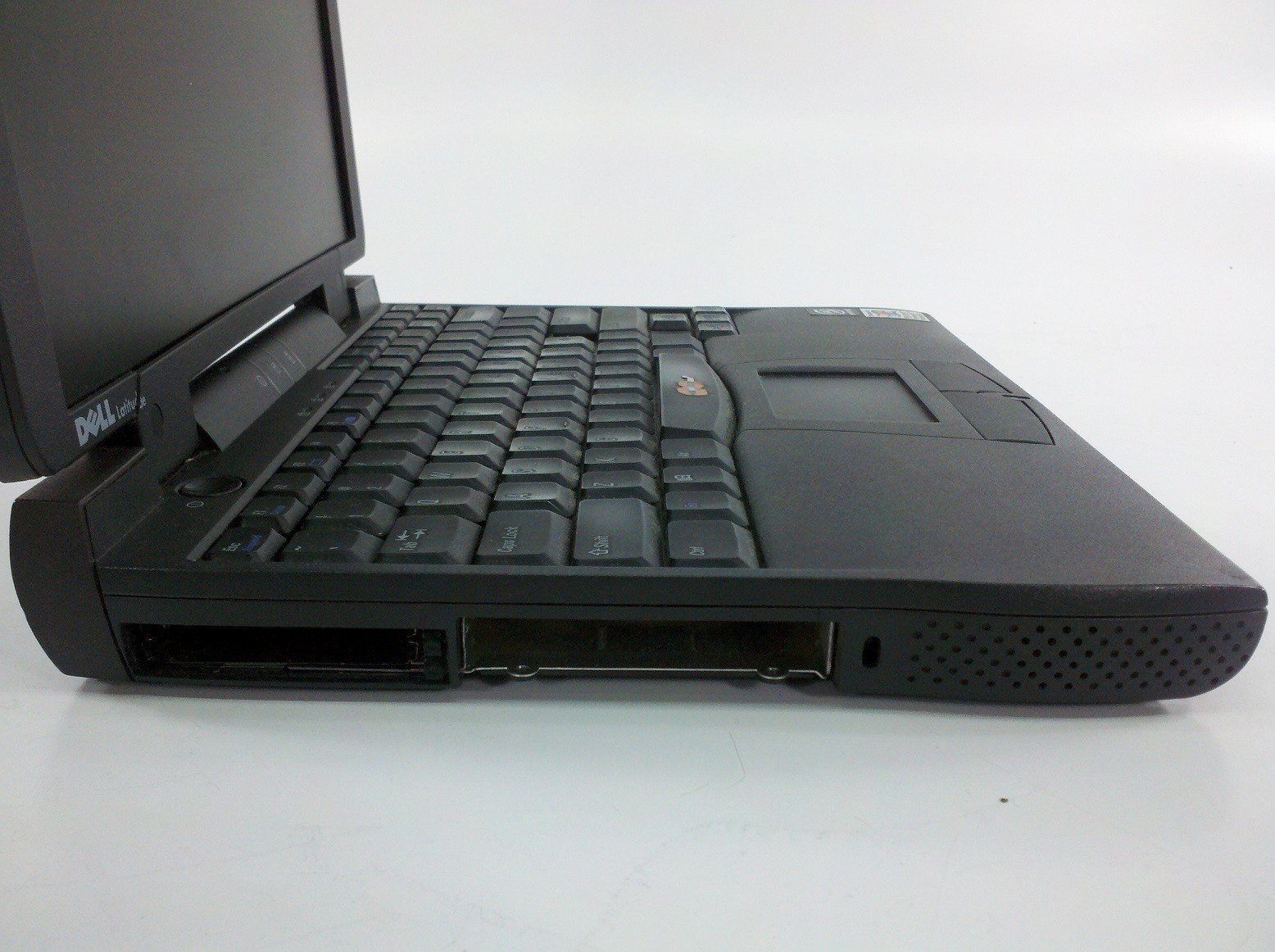 Dell 9321C PII 266MHz Laptop – Latitude CPi D266XT – Missing Parts + Damage