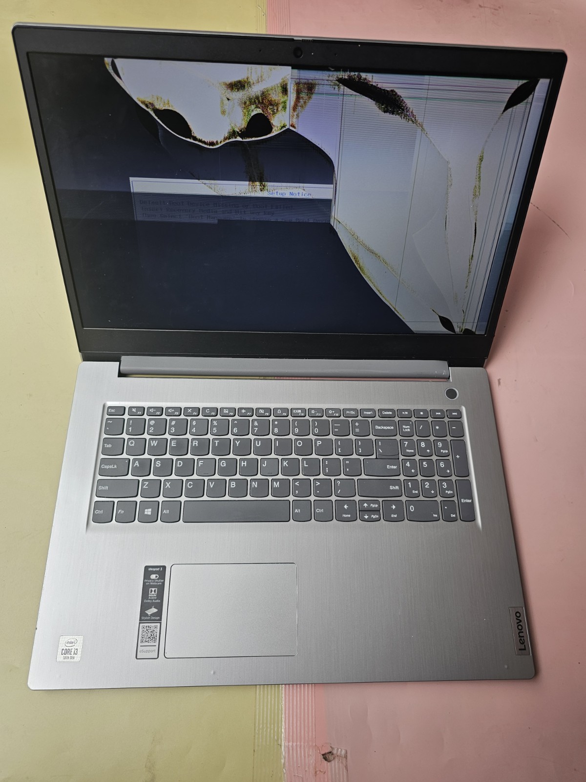 Lenovo IdeaPad 3 171ML05 10th Gen Intel Core i3 0GB SSD Cracked Screen