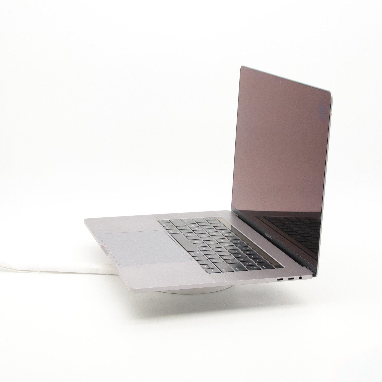 Apple MacBook Pro 15″ 2018 – Intel i9 6-Core Radeon 560X 4GB RAM 32GB 512GB SSD