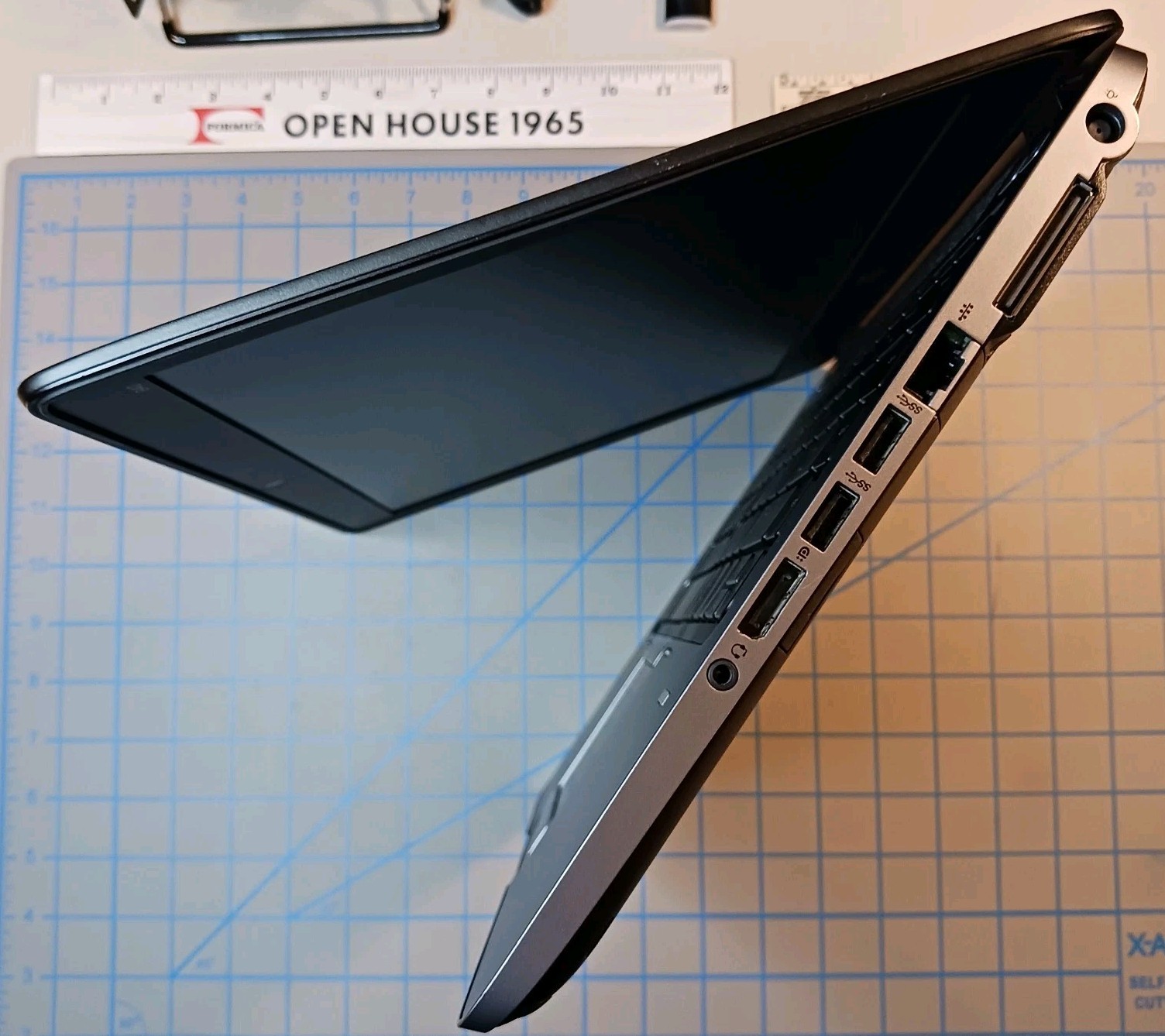 HP EliteBook 840 g2 Intel Core i5-4200U @ 1.60GHz 8g RAM 520g HDD Windows 10