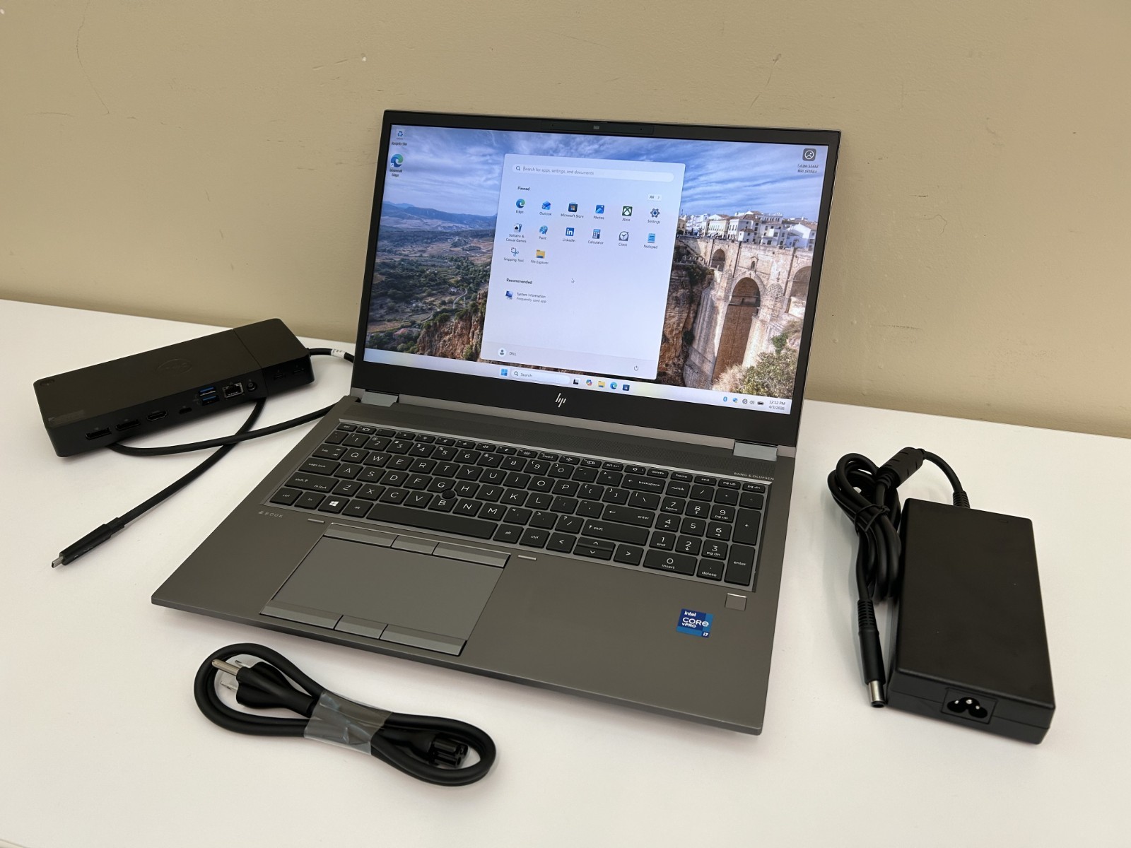 HP ZBook Fury 15 G8 15.6″ i7-11850H @ 2.50GHz 1 TB NVMe SSD 32GB RAM Win 11