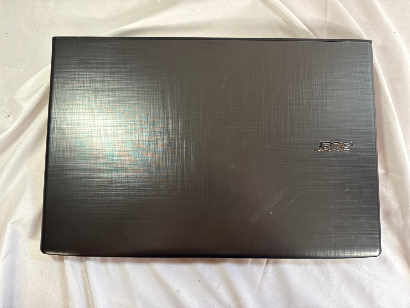 Acer Aspire E5-576 15.6″ i3-8130U 6GB 128GB SSD Win11