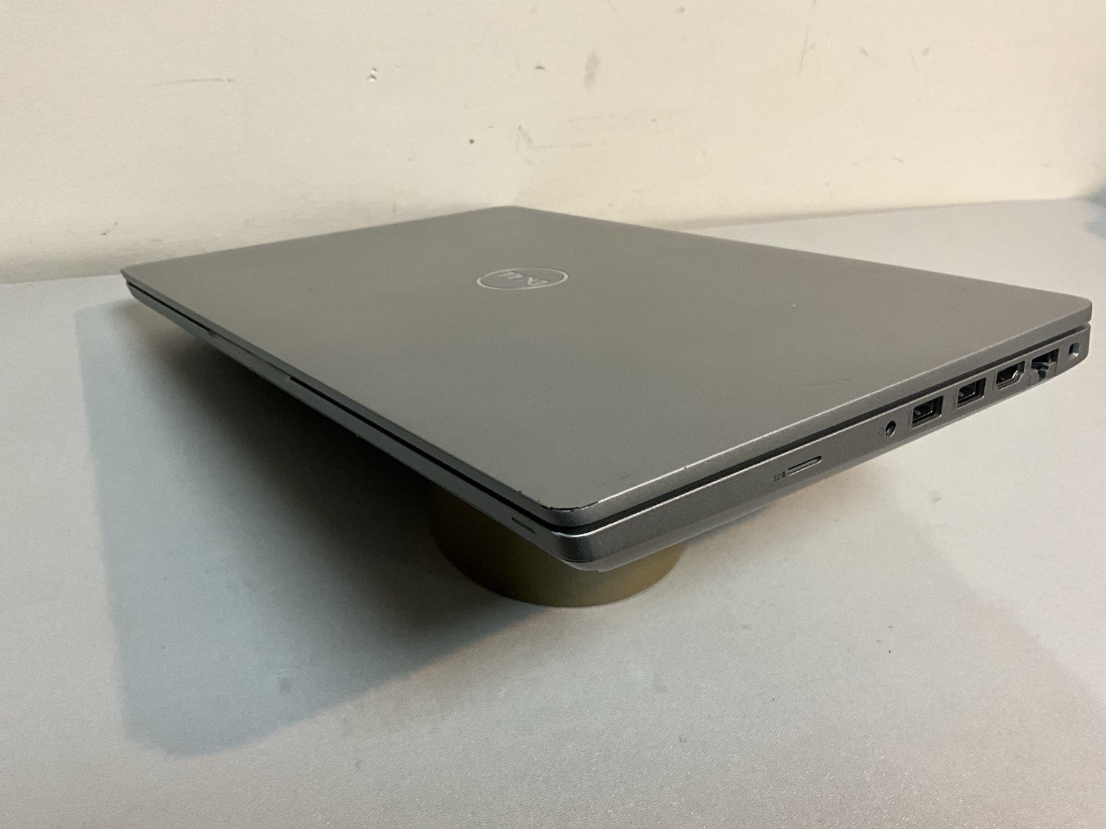 Dell Precision 3470 Used 14″ i5-1250P, 16GB RAM, 512GB SSD Windows 11 Pro