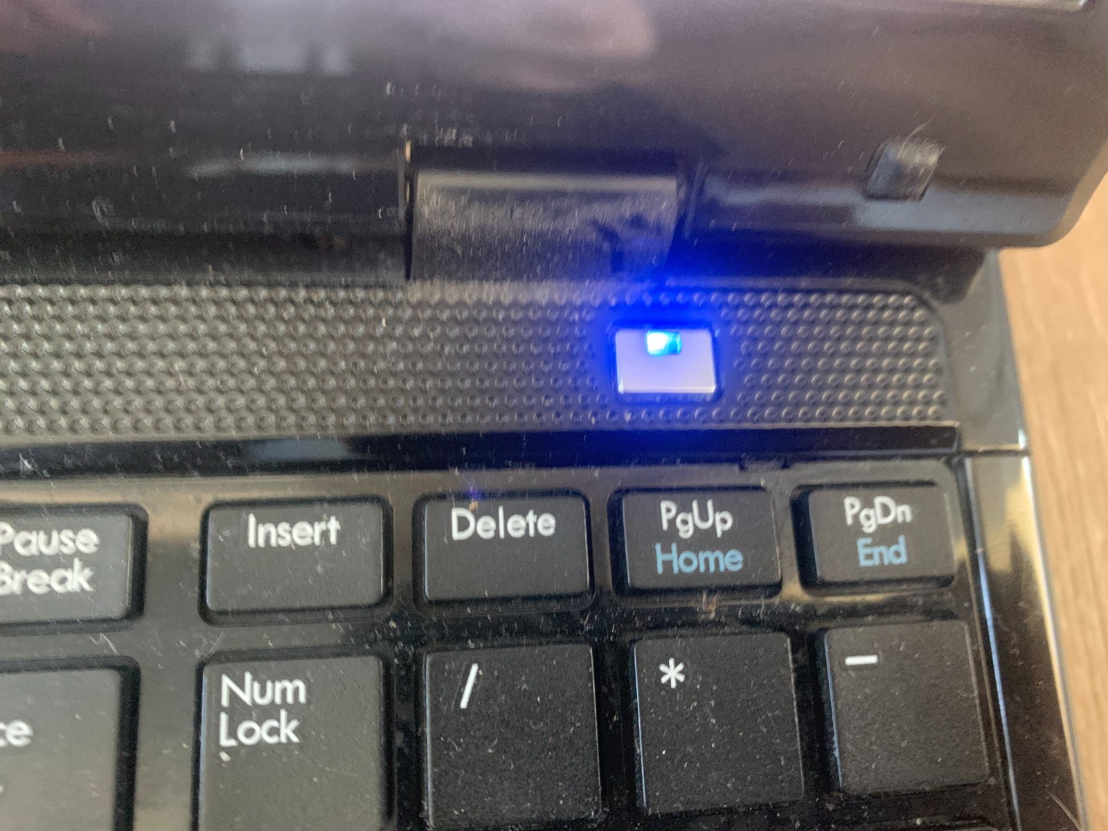 MIS A6200 MS-1681 15.6” Intel Core i3 M370 2.40GHz 4GB RAM 320GB HDD Win 10 Pro