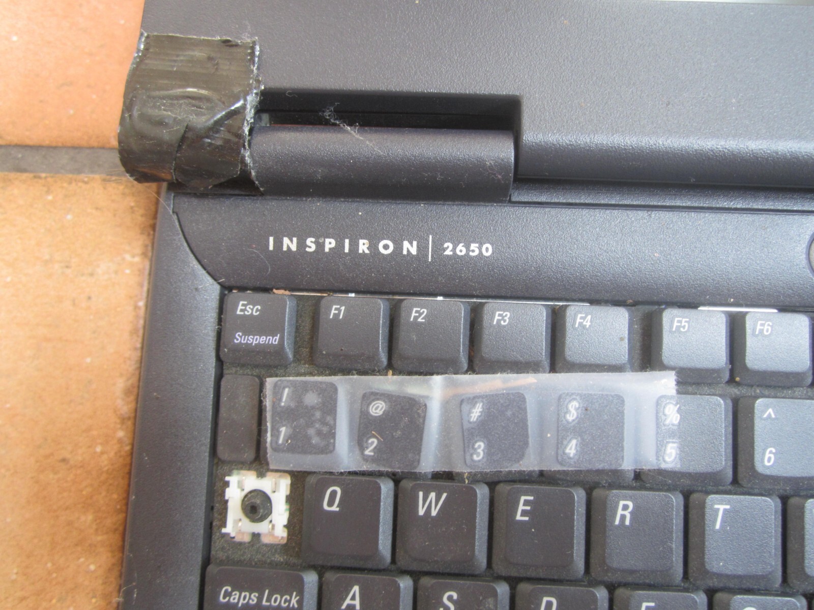 DELL INSPIRON 2650 LAPTOP 256MBRAM 30GBHD SCREEN INTACT BAD BATT NO CORD – PARTS