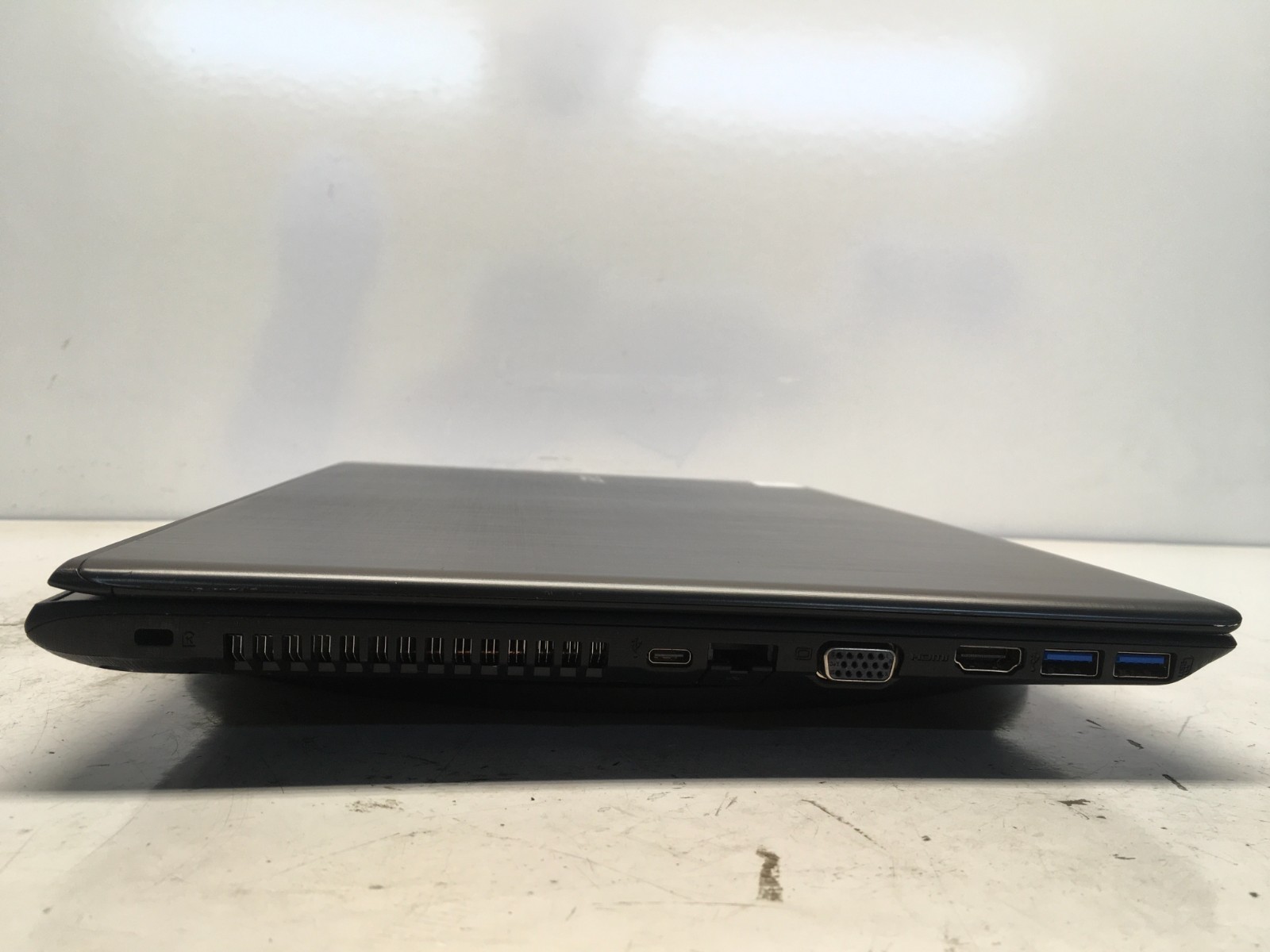 Acer Aspire E5-575 N16Q2 Intel i3-7100U 2.4GHz 4 GB NO HDD