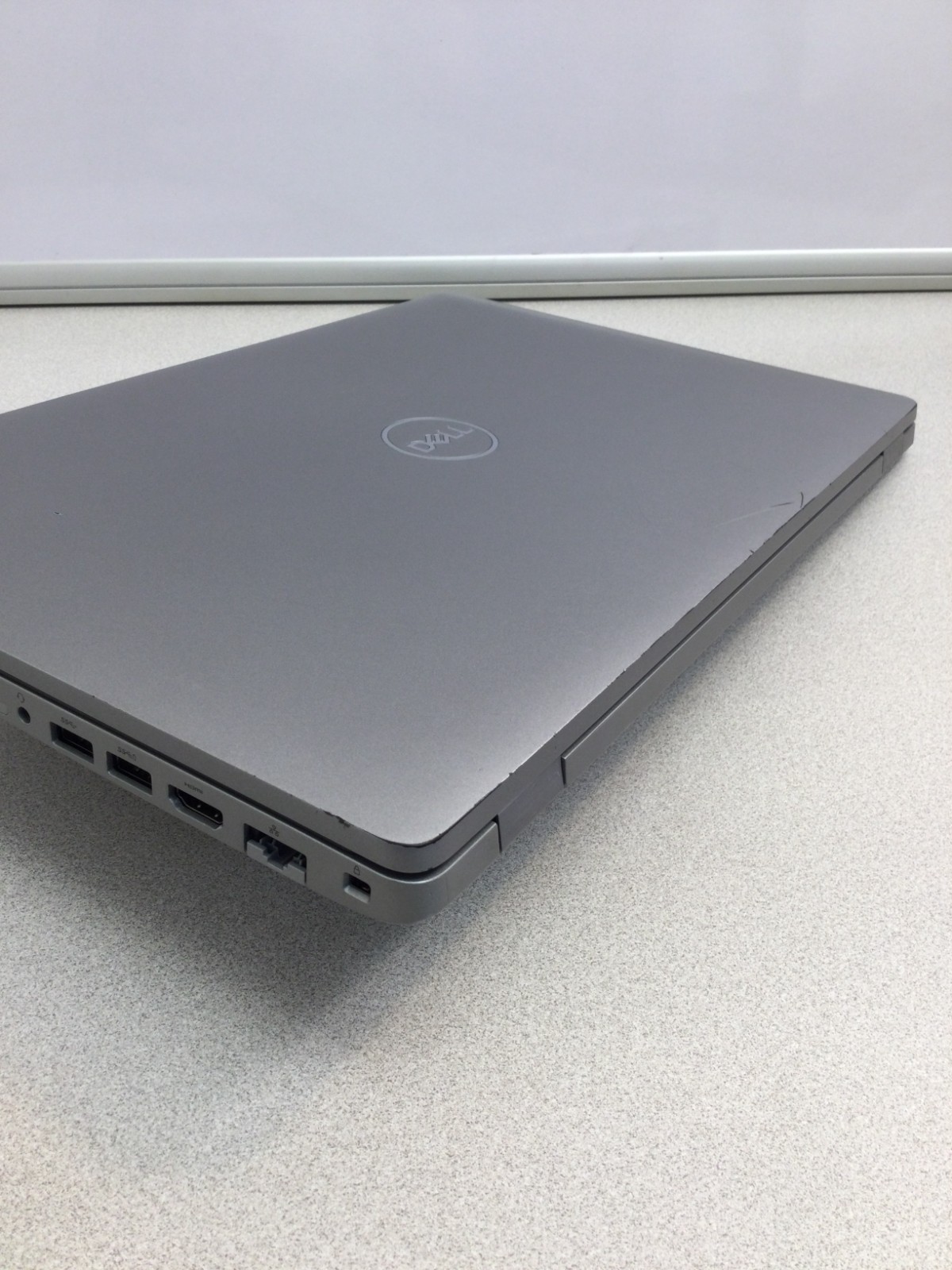 Dell Precision 3550 15.6” 256GB SSD Core i5 10th Gen1.70GHz 12GB RAM WIN 11 PRO