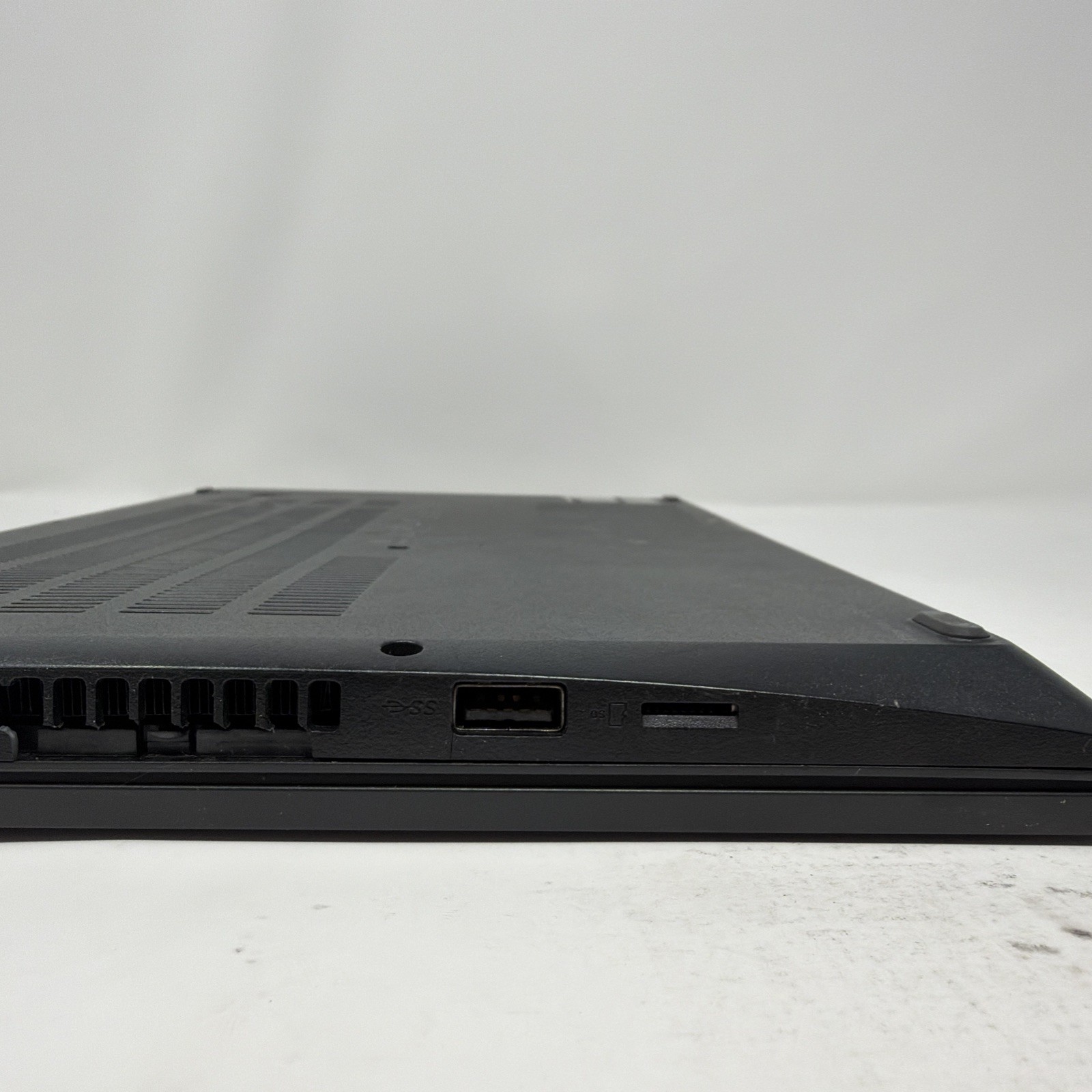 Lenovo ThinkPad L14 Gen 3 Ryzen 5 Pro 5675U 16GB 256GB SSD 14″ FHD -READ-