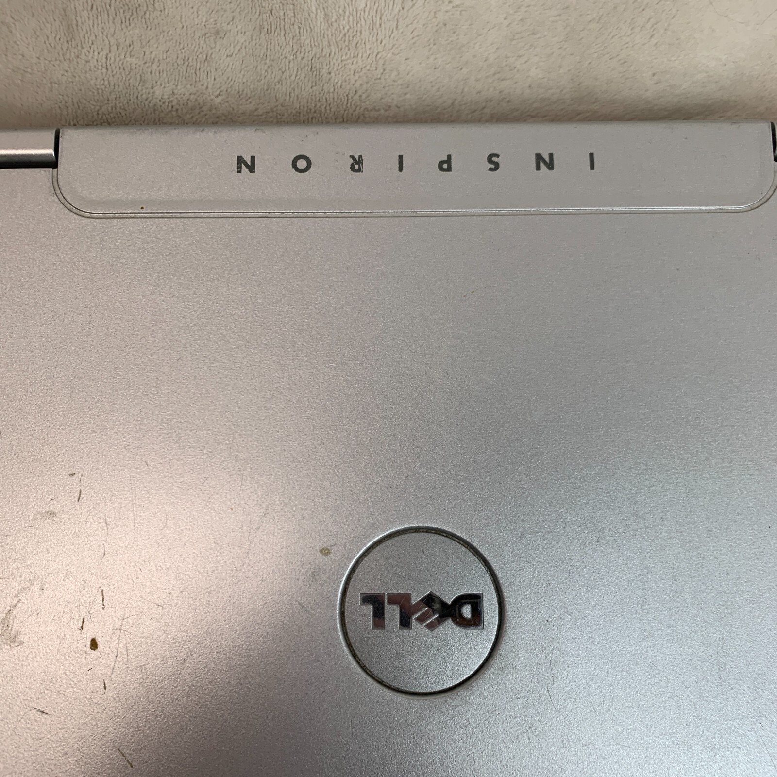 Dell Inspiron 9300 17″ Laptop Pentium M 2.0GHz 1GB RAM 100GB HDD XP (FOR PARTS)