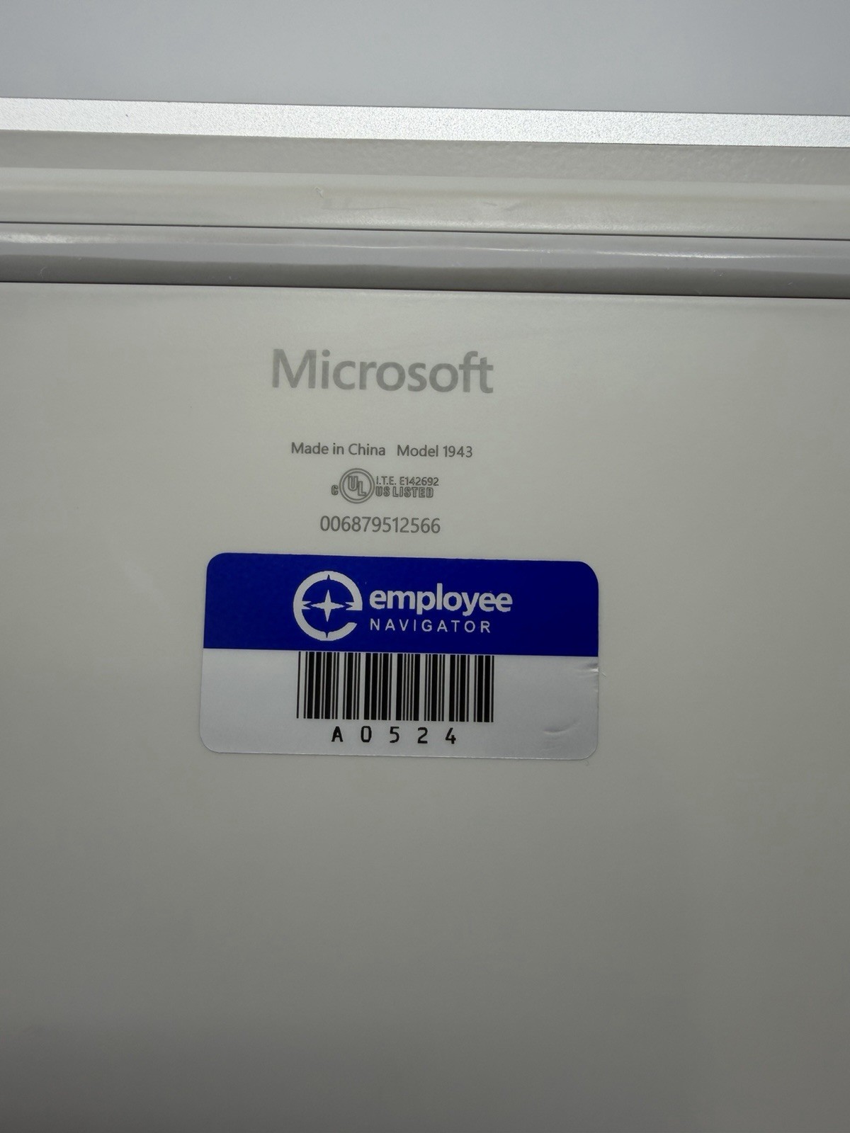 Microsoft Surface Laptop Go 12.4″ i5-1035G1 1.0GHz 16GB RAM 256GB SSD, Good