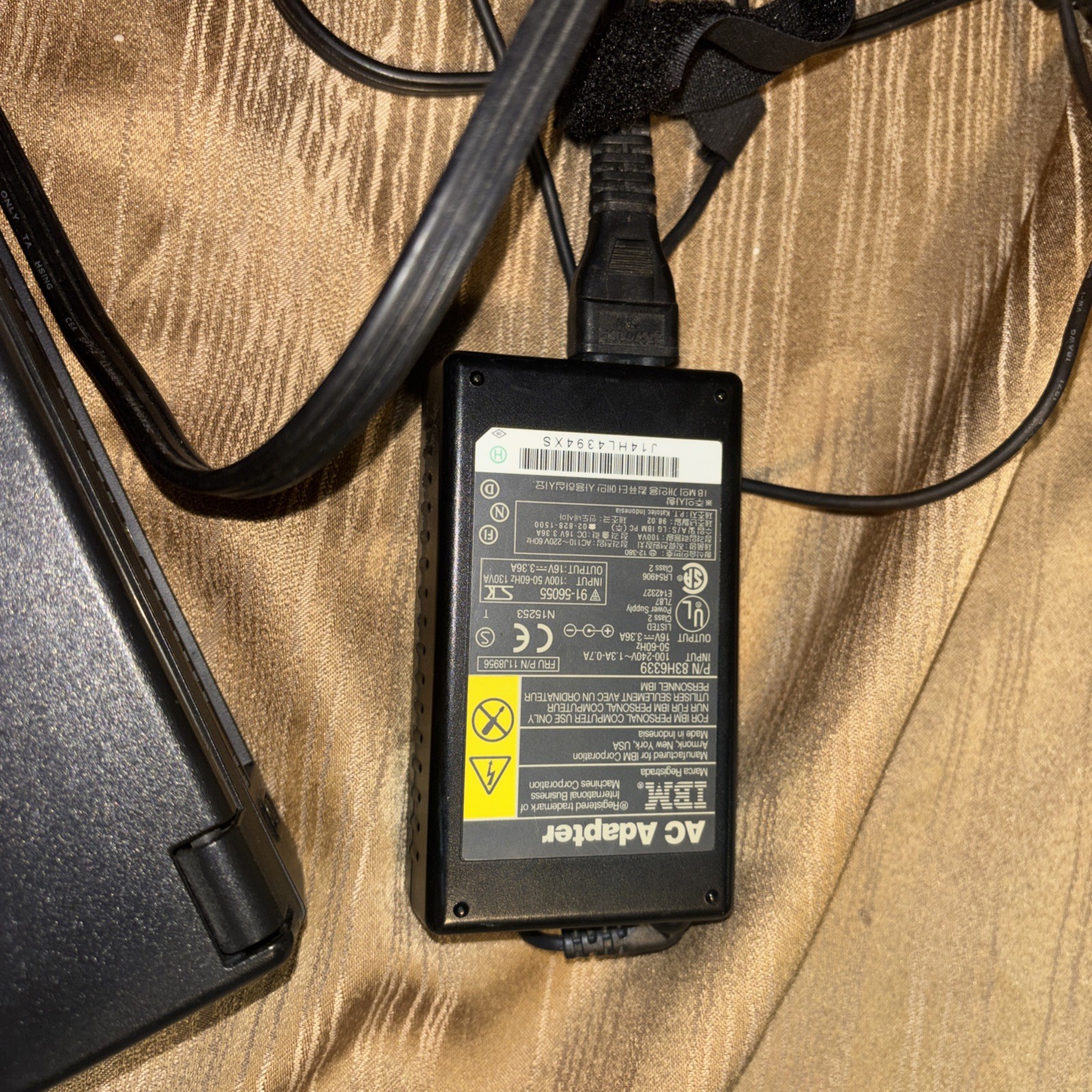 IBM ThinkPad 380Z Pentium II Floppy CD PCMCIA Cards, 96MB 2gig HD With Charger