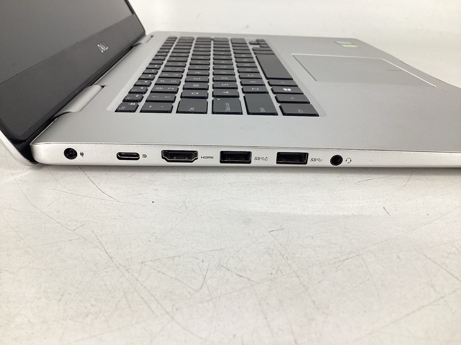 Dell Inspiron 7580 15.6″ FHD i7-8565U 1.80GHz 8GB No SSD NVIDIA MX150 No OS/BATT