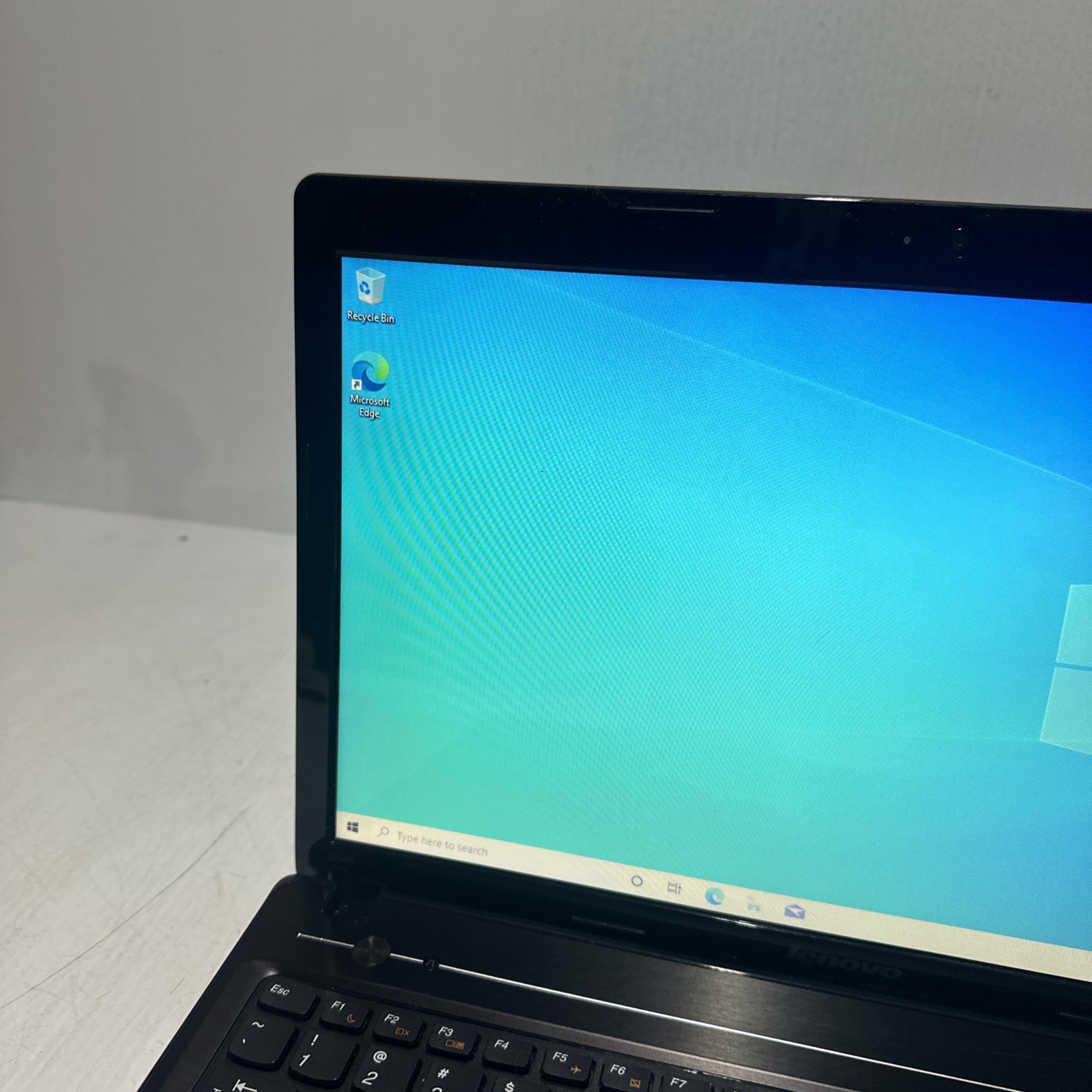 Lenovo G580 15″ Laptop Intel Celeron B830 4gb Ram 120gb SSD Windows 10 H No P/S