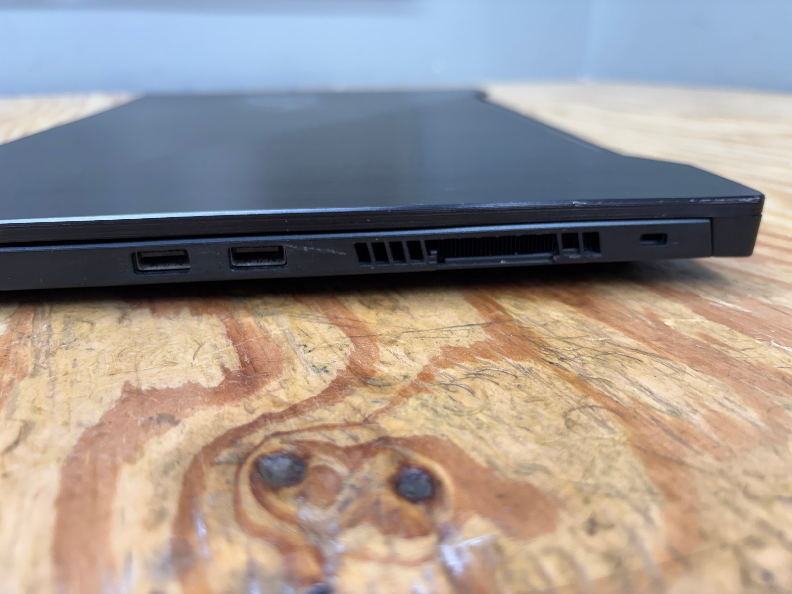 ASUS ROG Zephyrus G GA502DU 15.6 Ryzen 7 3750H GTX 1660Ti 16GB 512GB SSD Win11