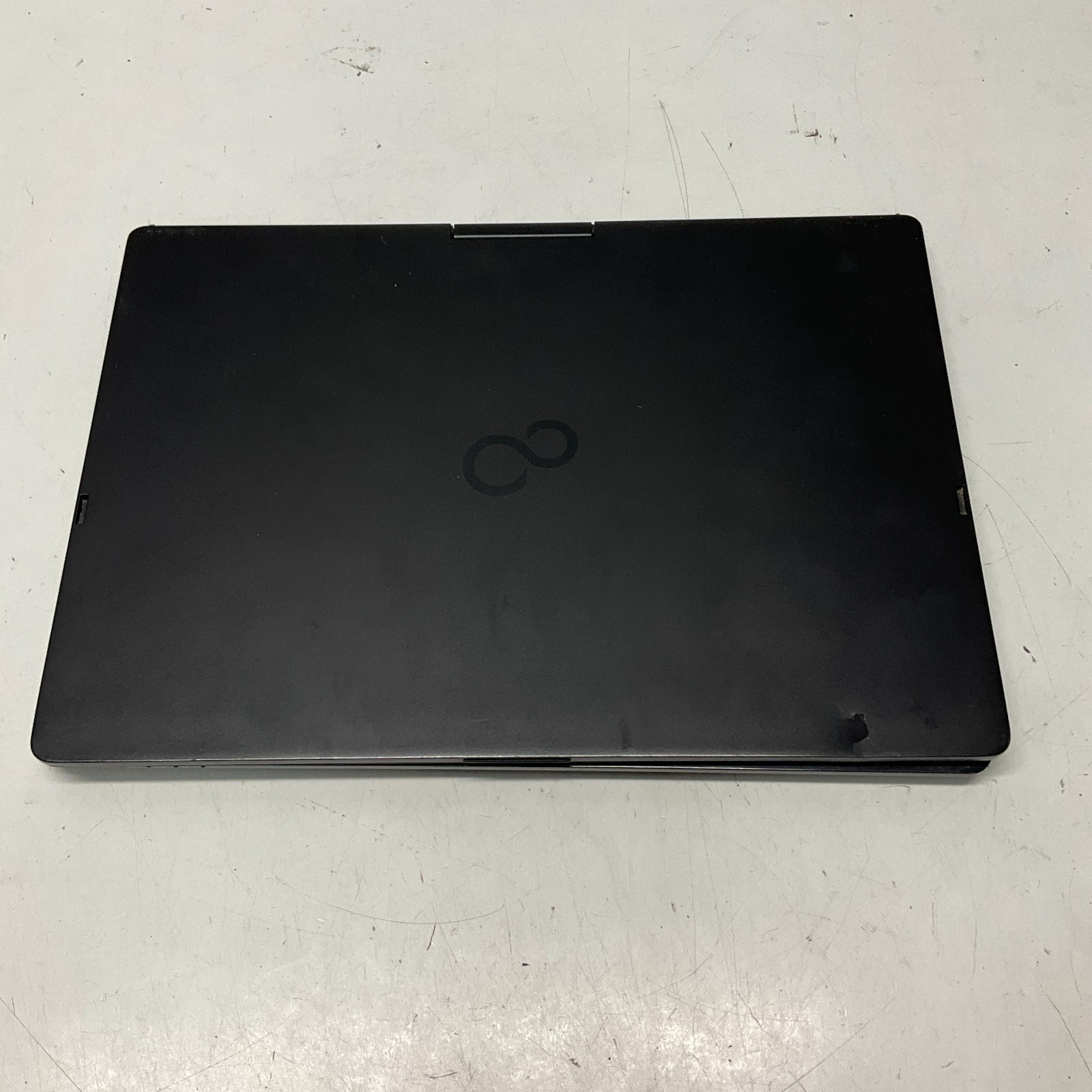 Fujitsu Lifebook T938 Laptop Intel Core i5-8250U FOR PARTS ONLY BLACK SCREEN