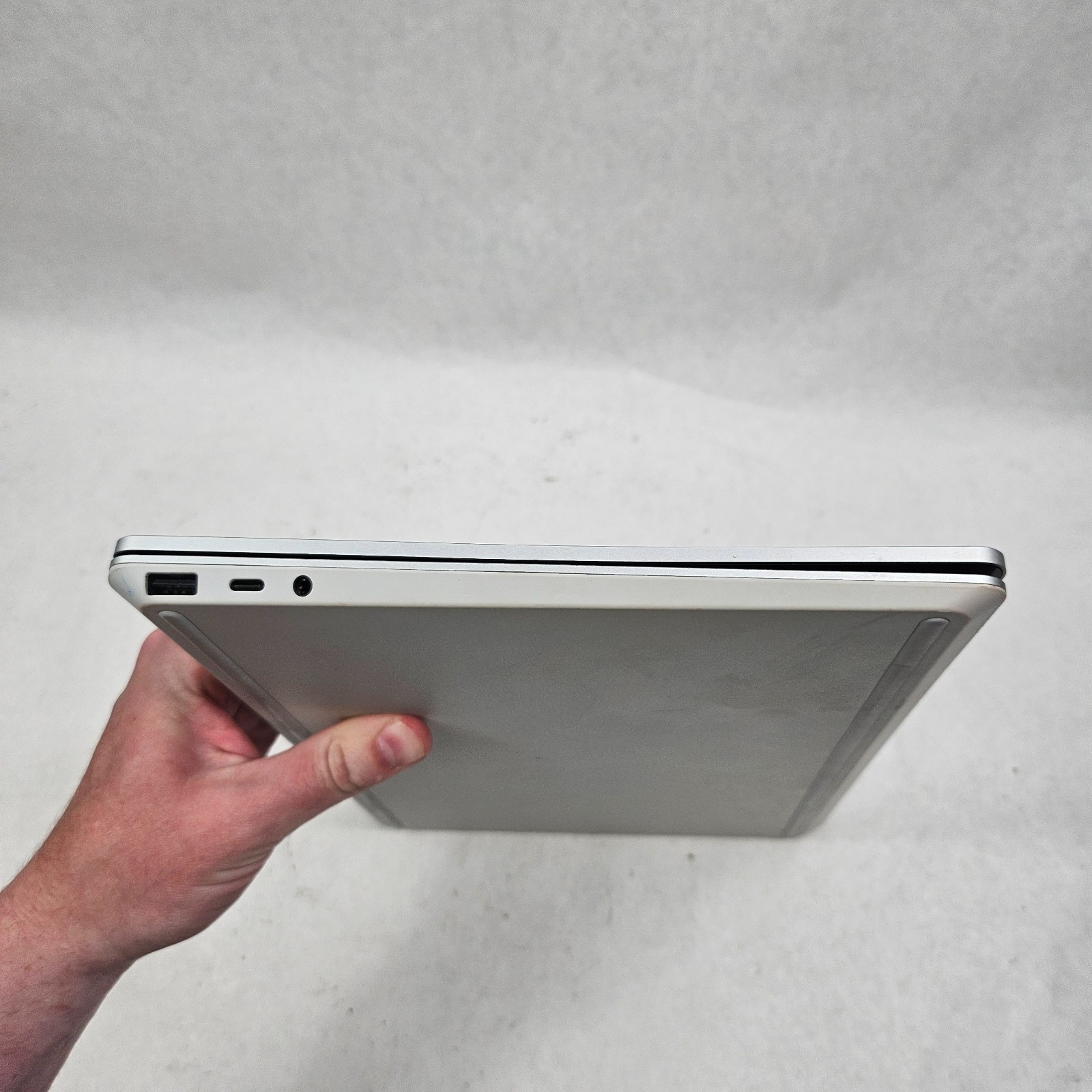 Microsoft Surface Laptop Go 2 2013 Intel Core i5-1135G7 8GB RAM 128GB SSD No OS