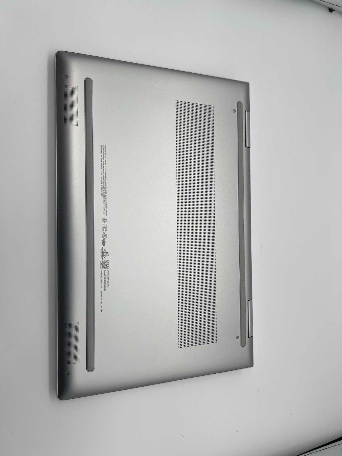 HP Envy x360 2-in-1 Touchscreen 14″ FHD, 10-Core Intel Core 5 120U 8/512