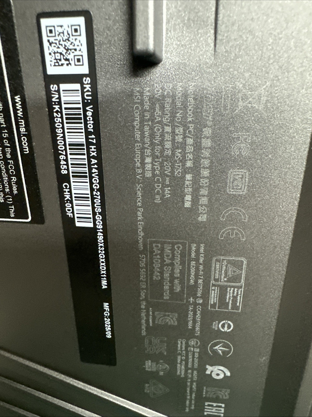 MSI Vector 17 HX A14V Gaming Laptop (i9-14900HX, RTX 4070, 32GB, 1TB SSD, 240Hz)