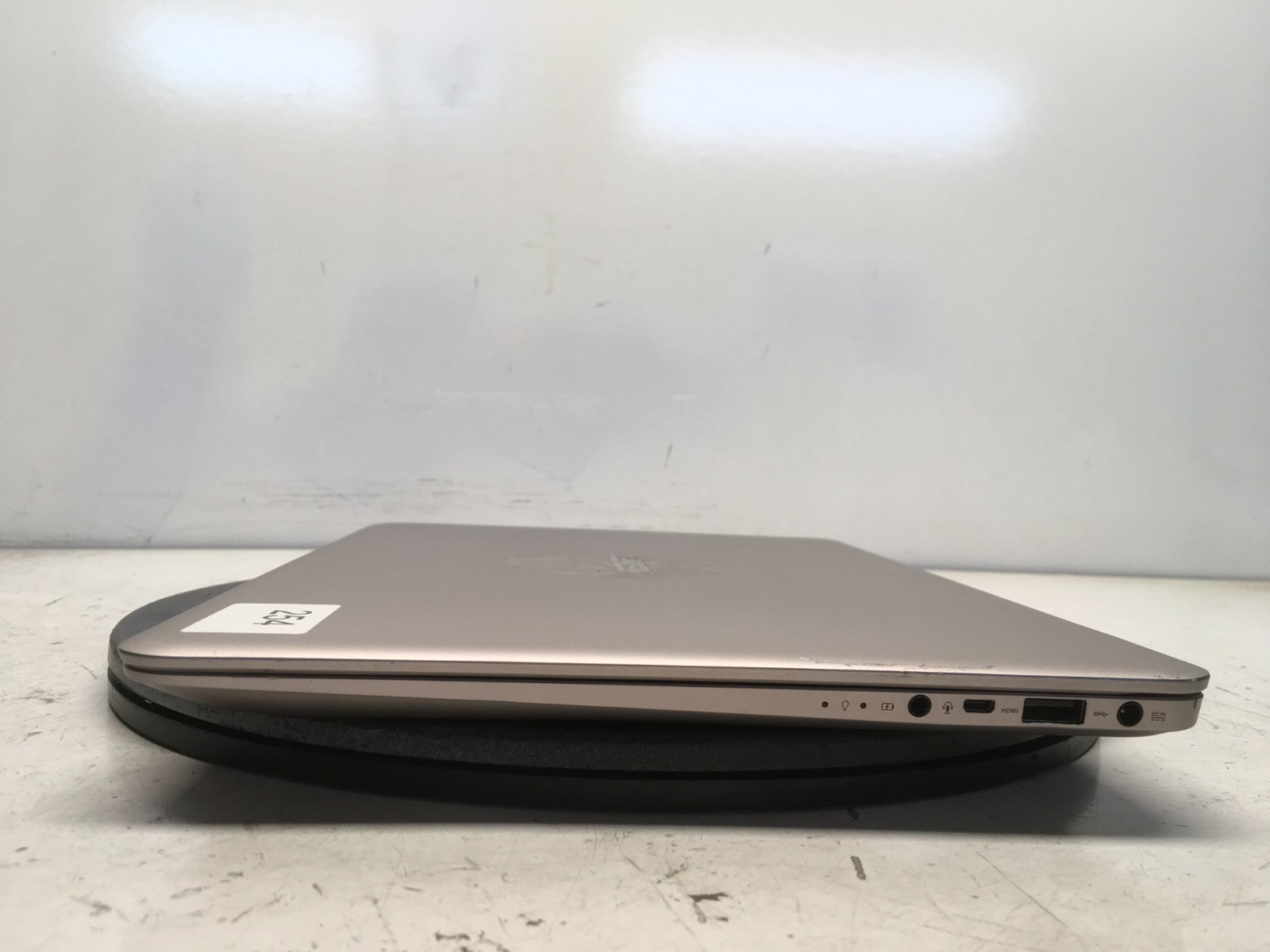 Asus UX305U Intel i5-6200U 2.3GHz 8 GB NO HDD
