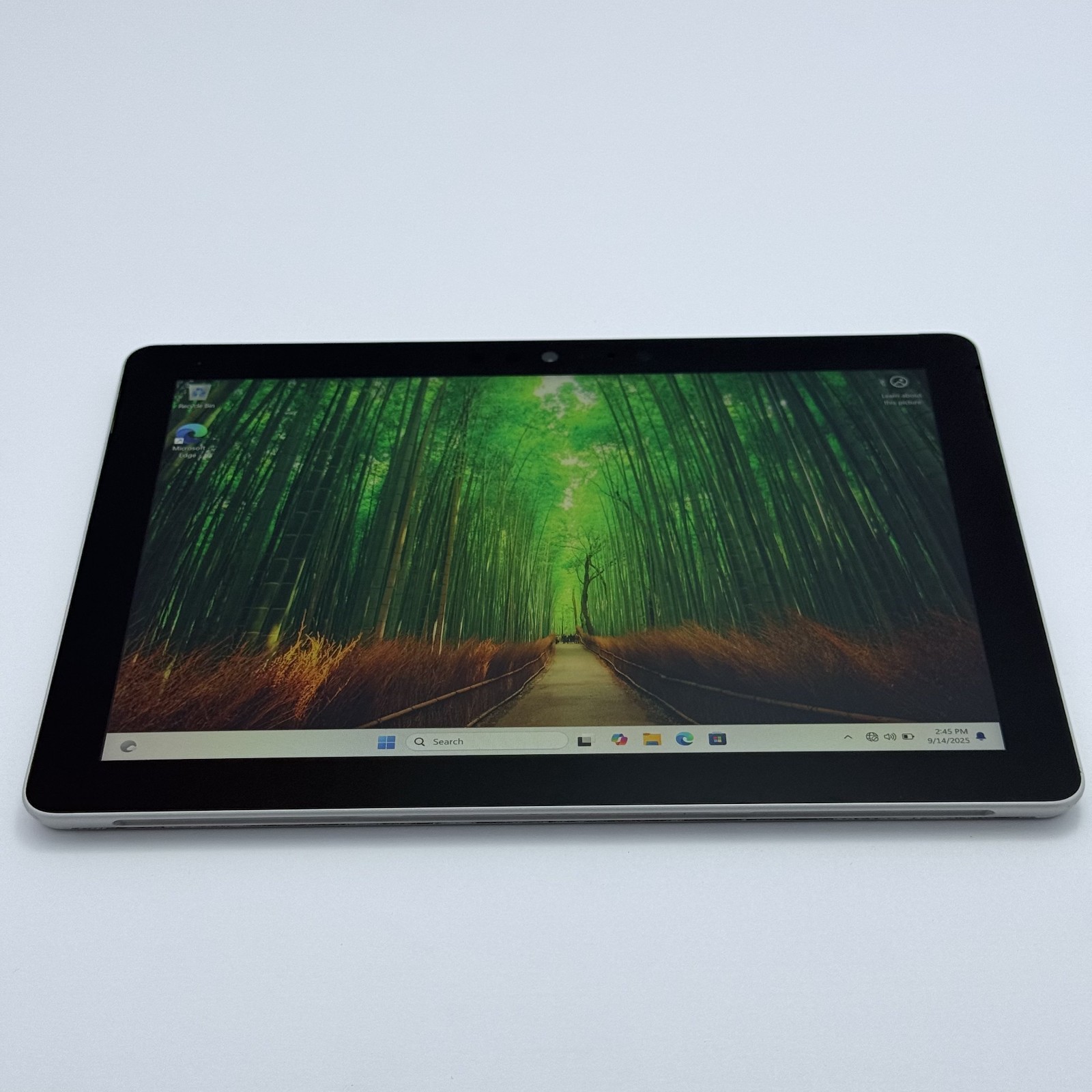Microsoft Surface Go 1824 Pentium 4415Y 8GB RAM 128GB SSD 10″ – Silver (GRADE C)