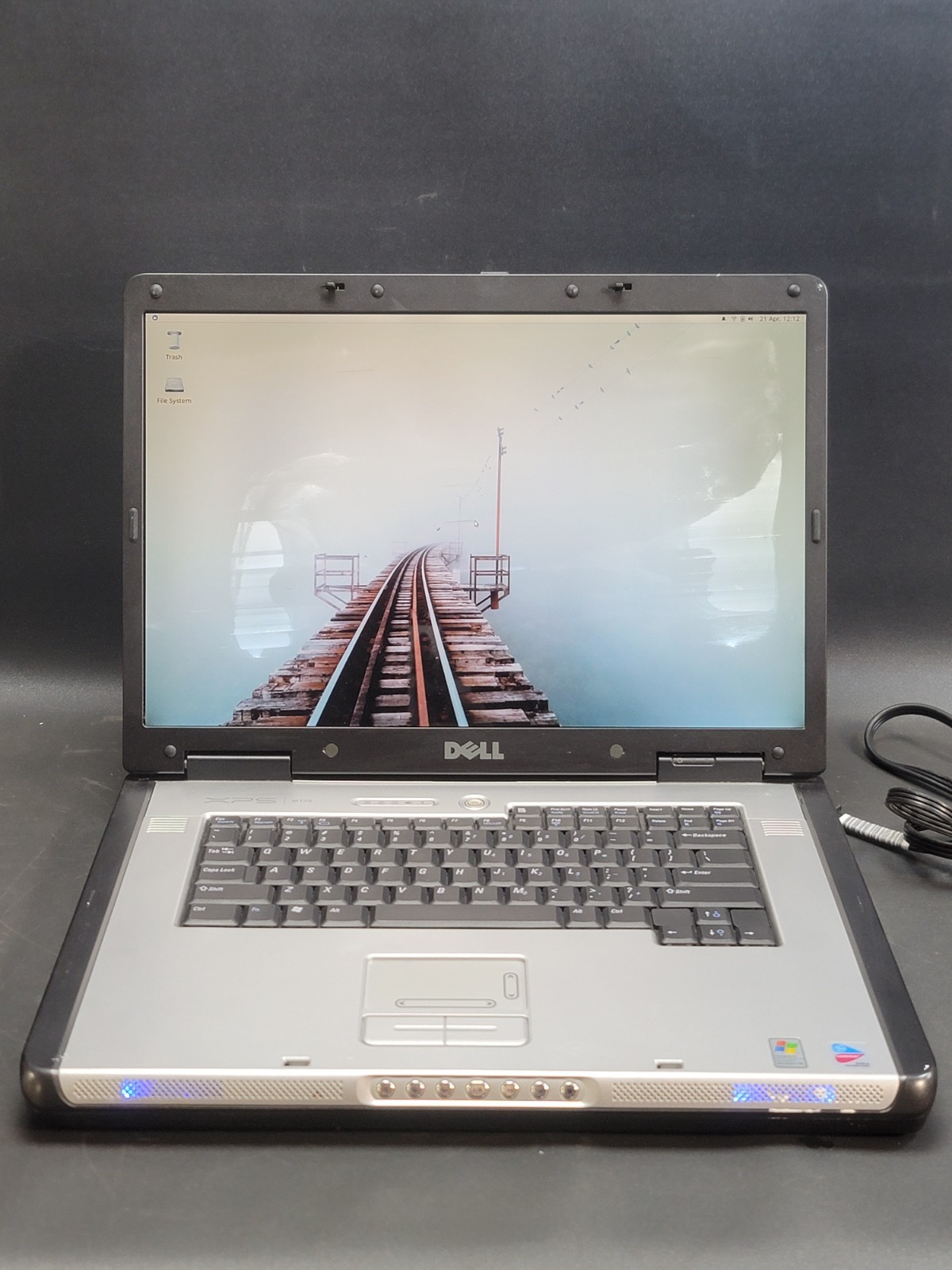 Dell Linux Ubuntu PP14L with Power Adapter PA-13 NEEDS NEW SCREEN