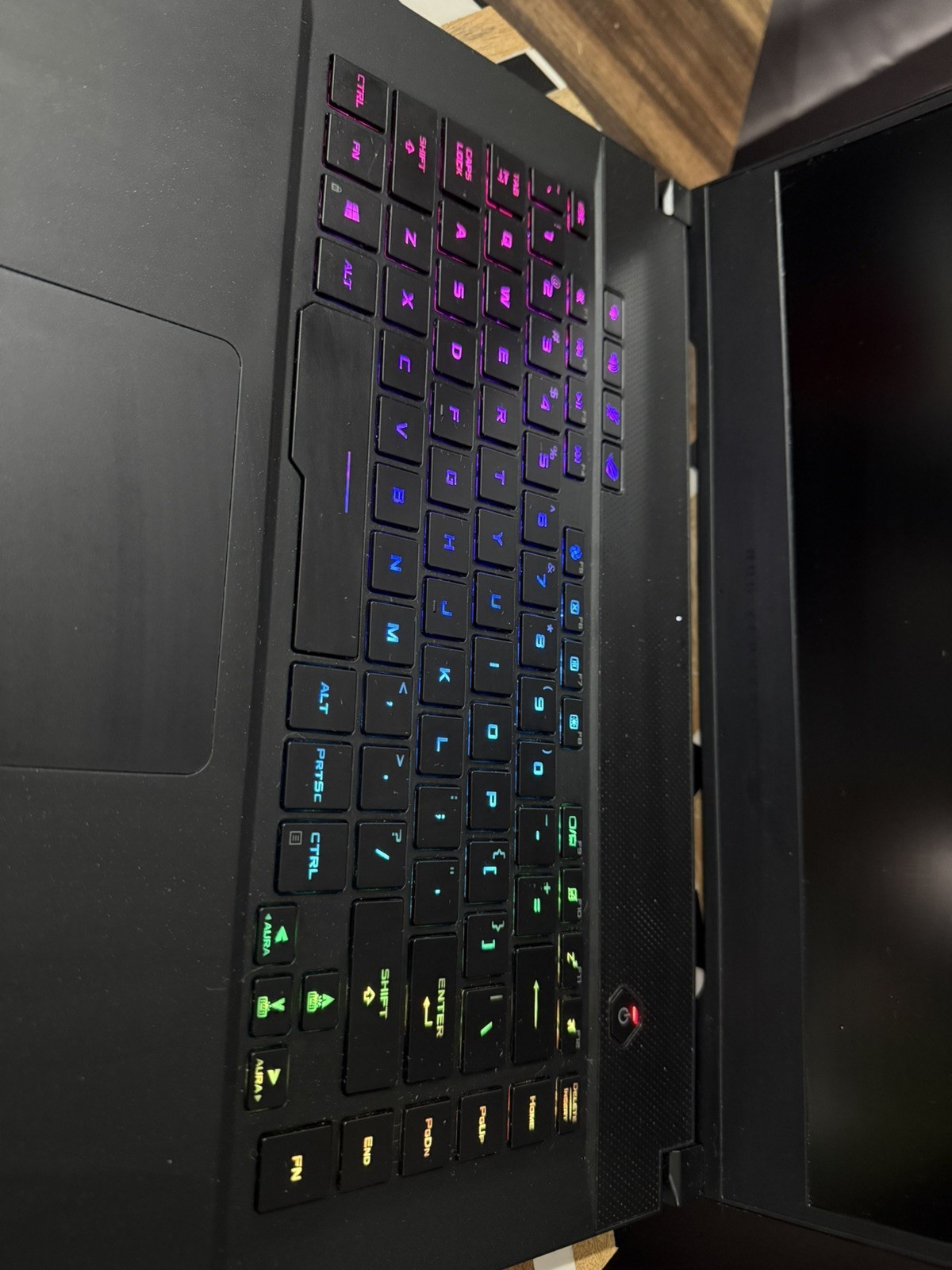 ASUS ROG Zephyrus GU502GV – i7-9750H / Nvidia RTX2060 / 16GB / 1TB / 144Hz 15.6”