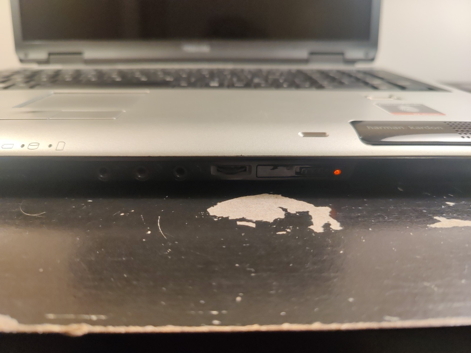 Toshiba Satellite P105 S6084 Retro Laptop Core 2 Duo 1GB RAM 160GB HDD w/charger
