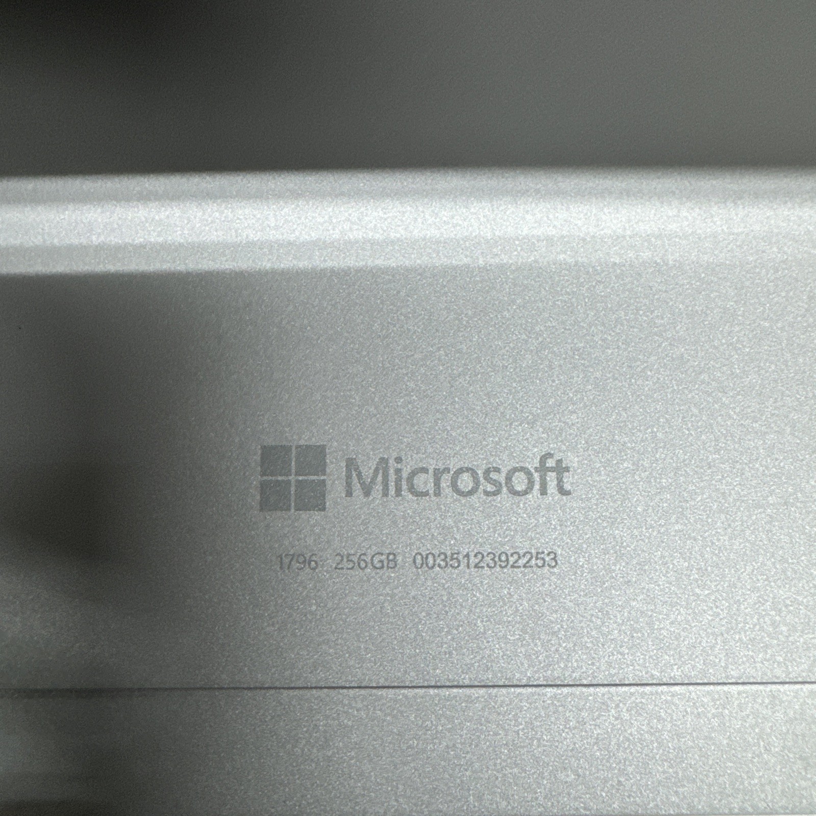 Surface Pro 6 256/i7/8gb. FOR PARTS!
