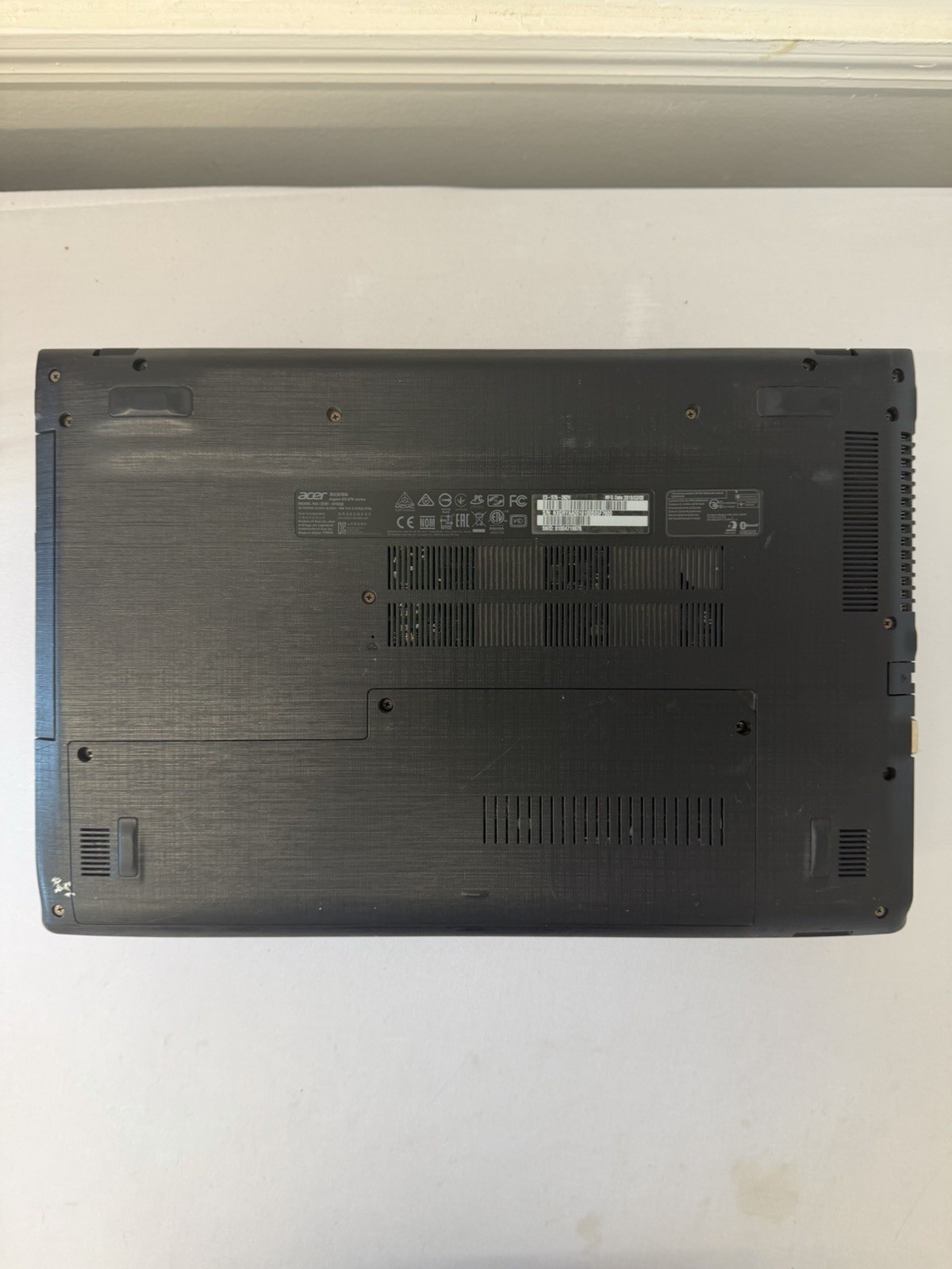 Acer Aspire E5-576 Laptop – Good Screen – Intel i3 Gen8 – RAM 8GB – Read Des