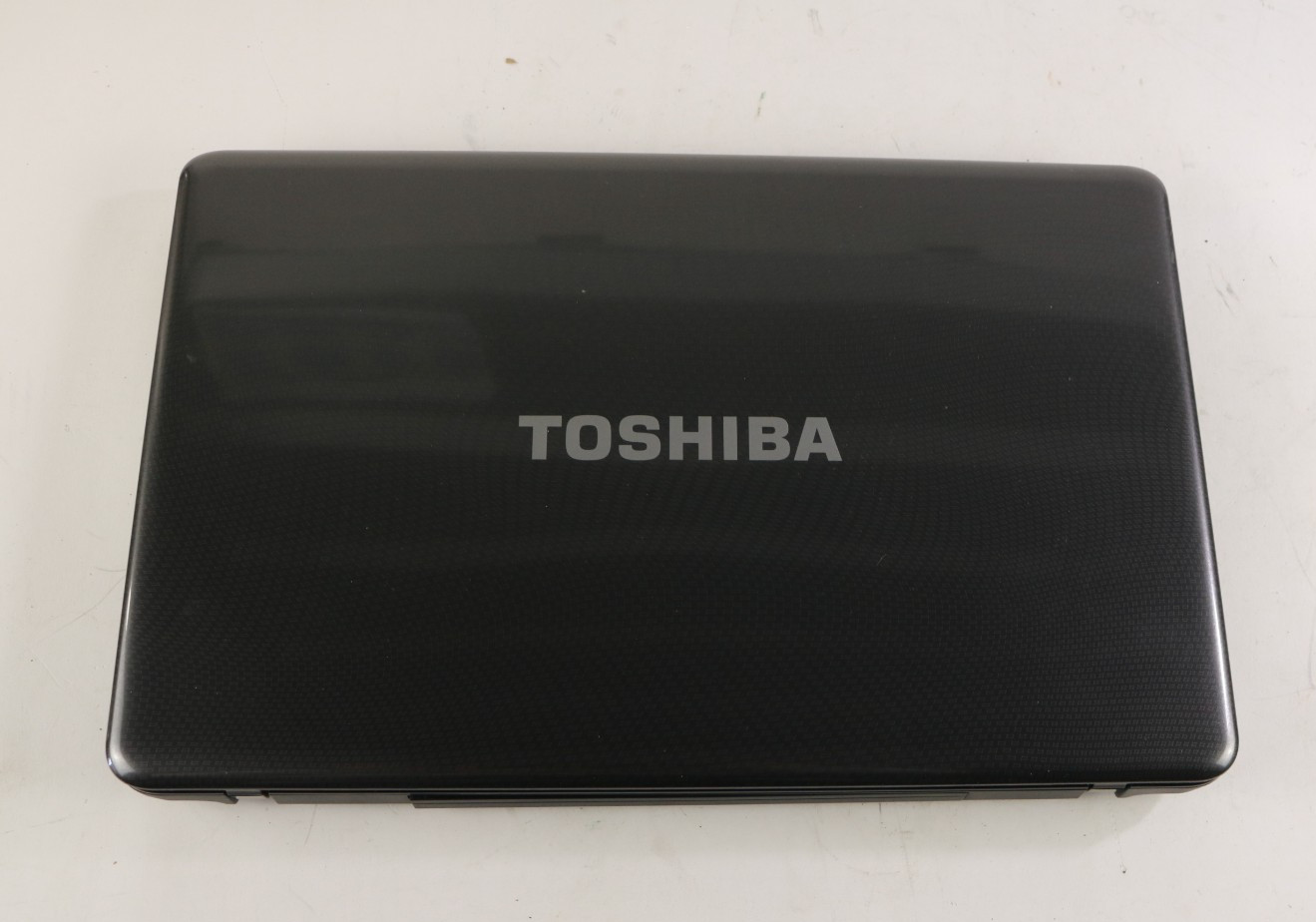 Toshiba Satellite L675 Laptop Premium vision, AMD WIN7