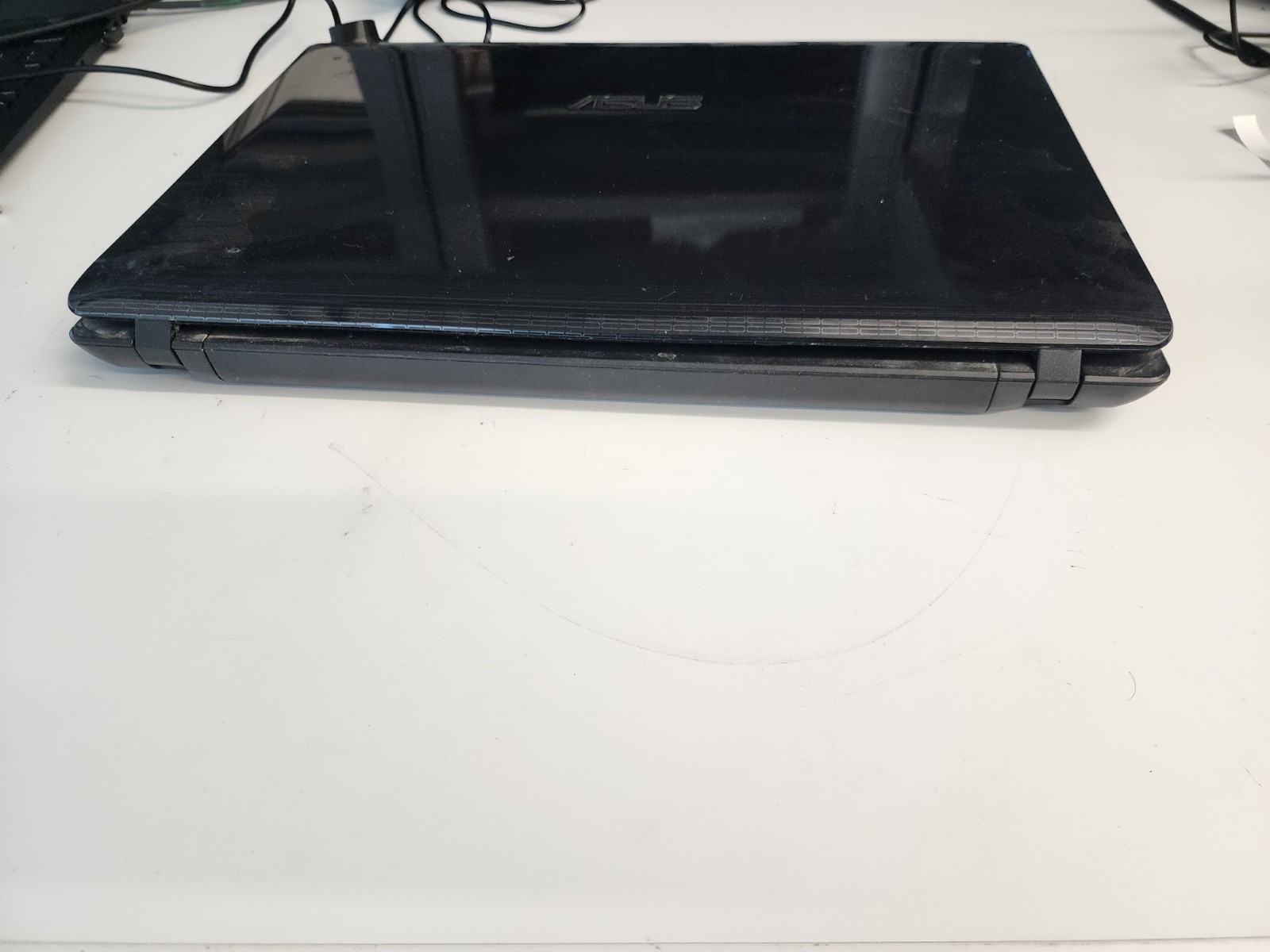 Asus A53E-XN1, Intel Pentium B940 @2.0GHz, 4 GB RAM, No Hdd, Cracked Screen