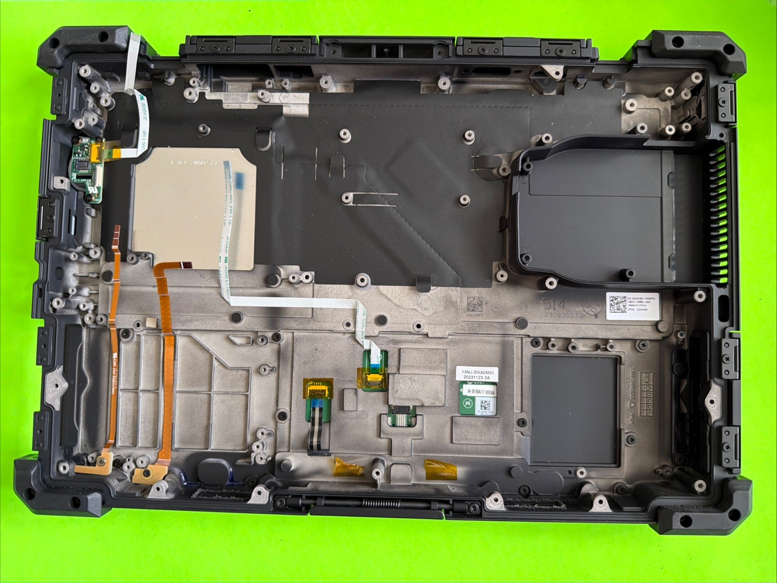 DELL LATITUDE 13 RUGGED EXTREME 7330 Palmrest Touchpad R21,7