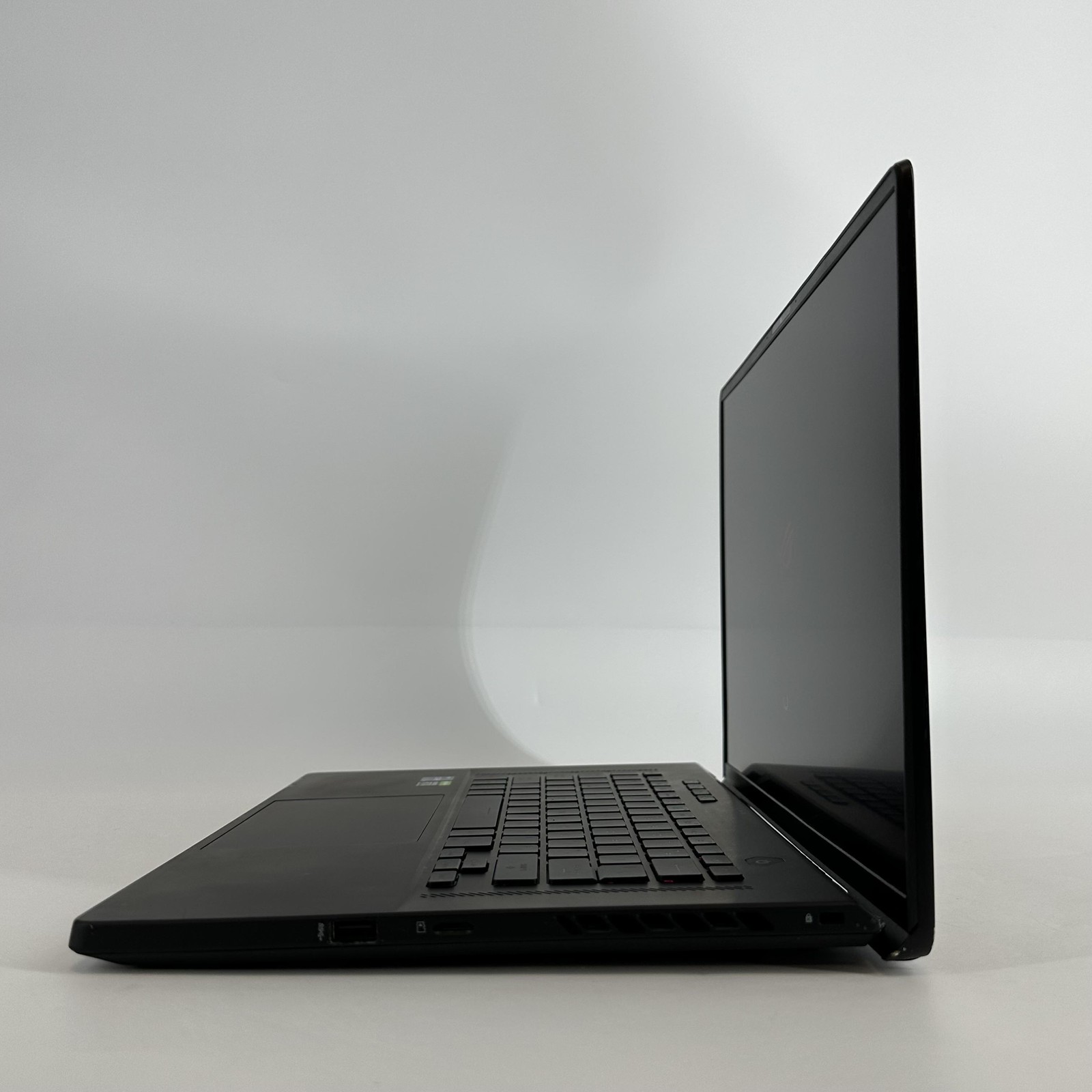 Asus ROG Zephyrus M16 GU603 165Hz QHD+ i9-11900H 16GB 1TB RTX 3060 Pink Hue