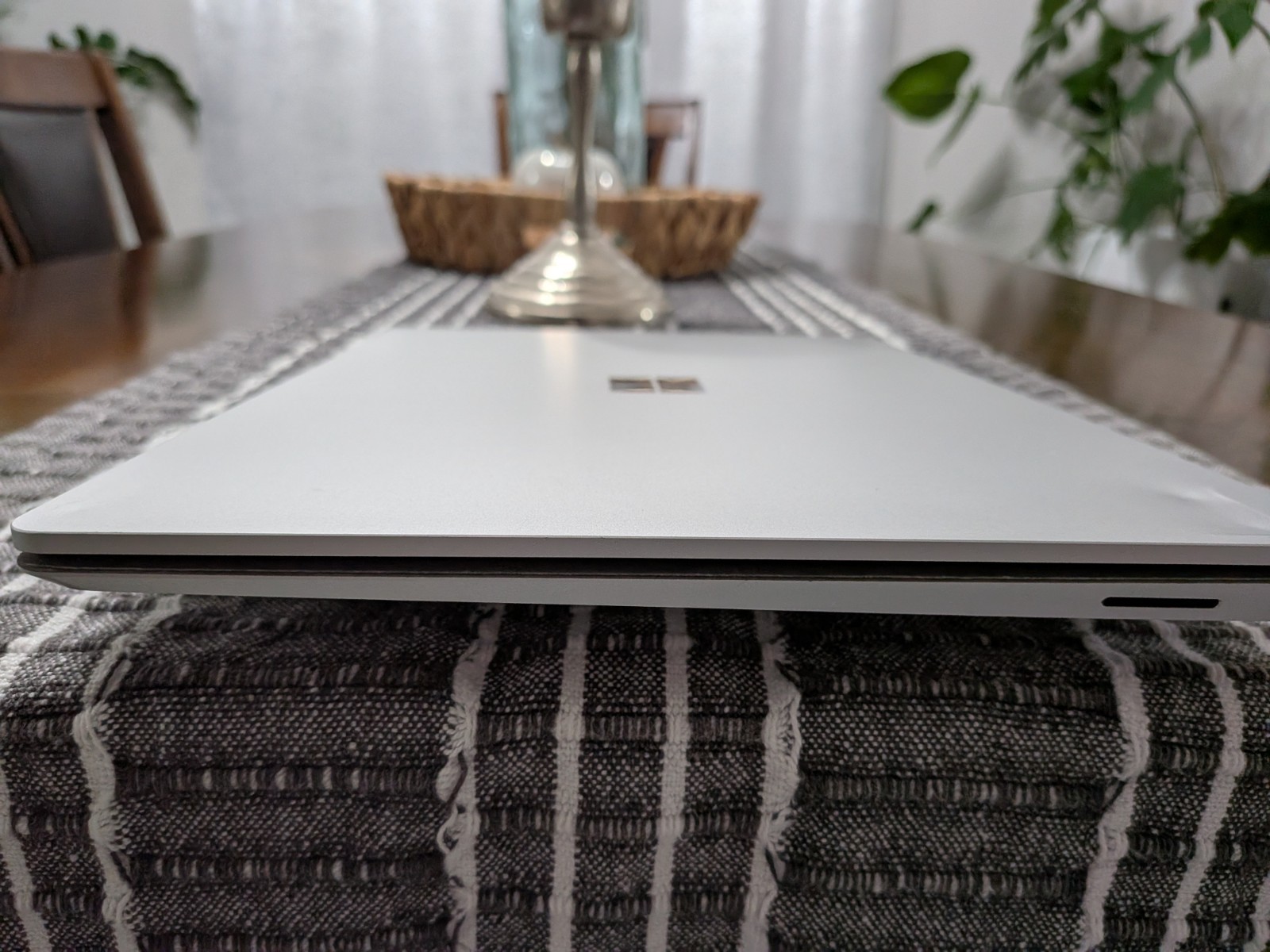 MS Surface Laptop 4 1950 13.5″ | 2.60GHz i5-1145G7 | 8GB RAM | 256GB | w/Dock