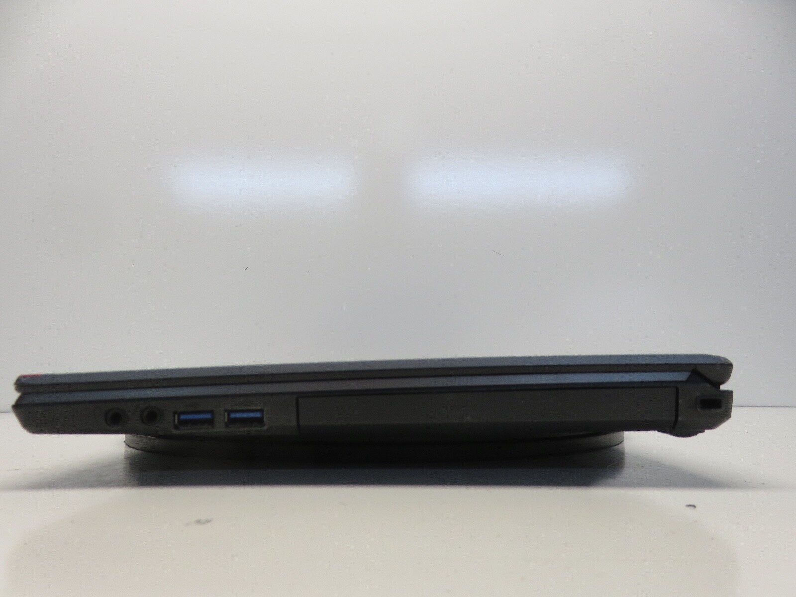 Fujitsu LifeBook E754 Intel i5-4300M 2.6GHz 2 GB NO HDD No Batt