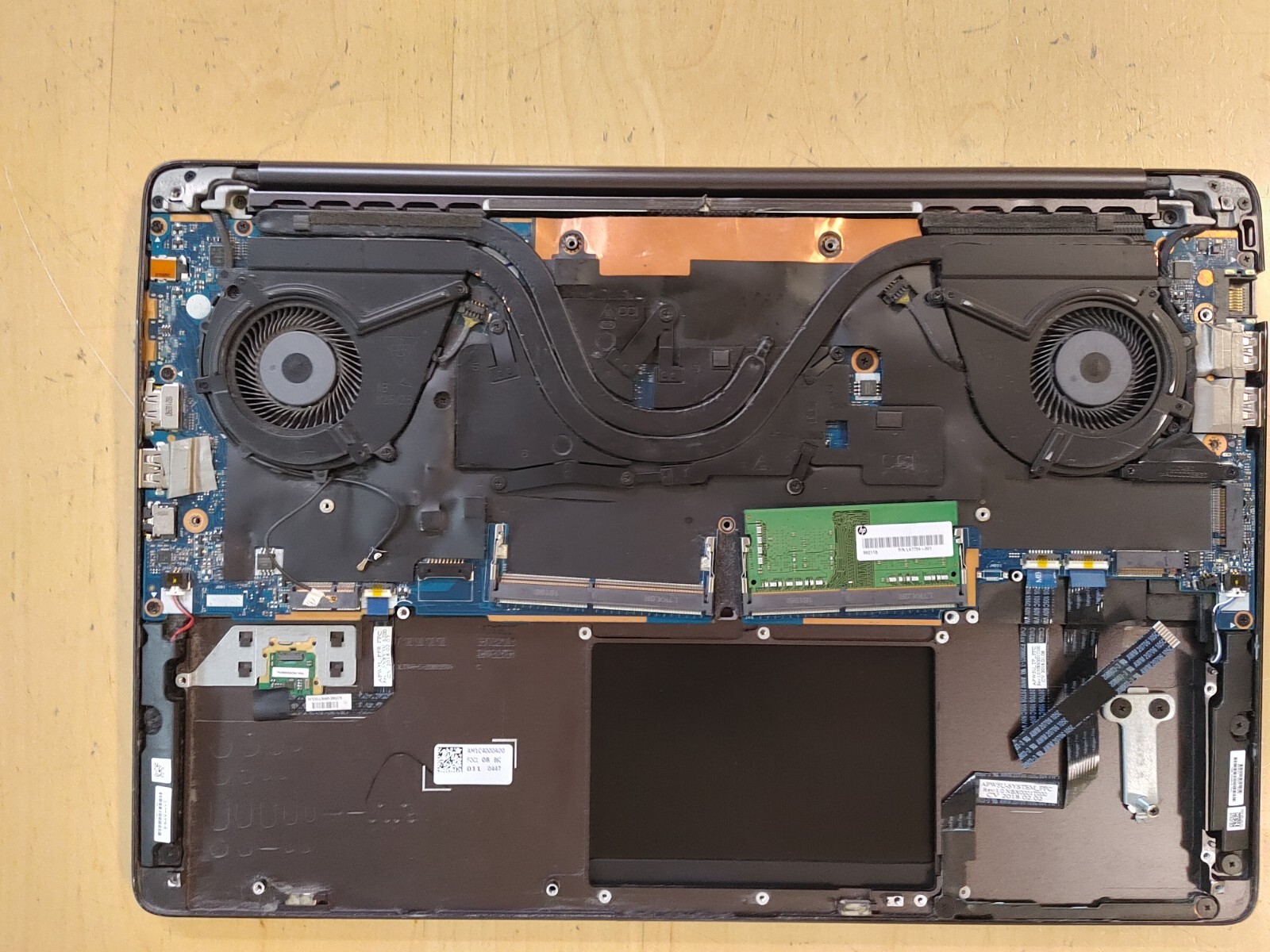 HP ZBook Studio G3 Core i7-6820HQ@ 2.70GHz, 4GB RAM,NO SSD FOR PARTS ONLY.