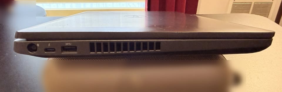 Dell Precision 3541 i5-9400 / 8GB RAM /238GB SSD/Quadro P620/Windows 11 (77)