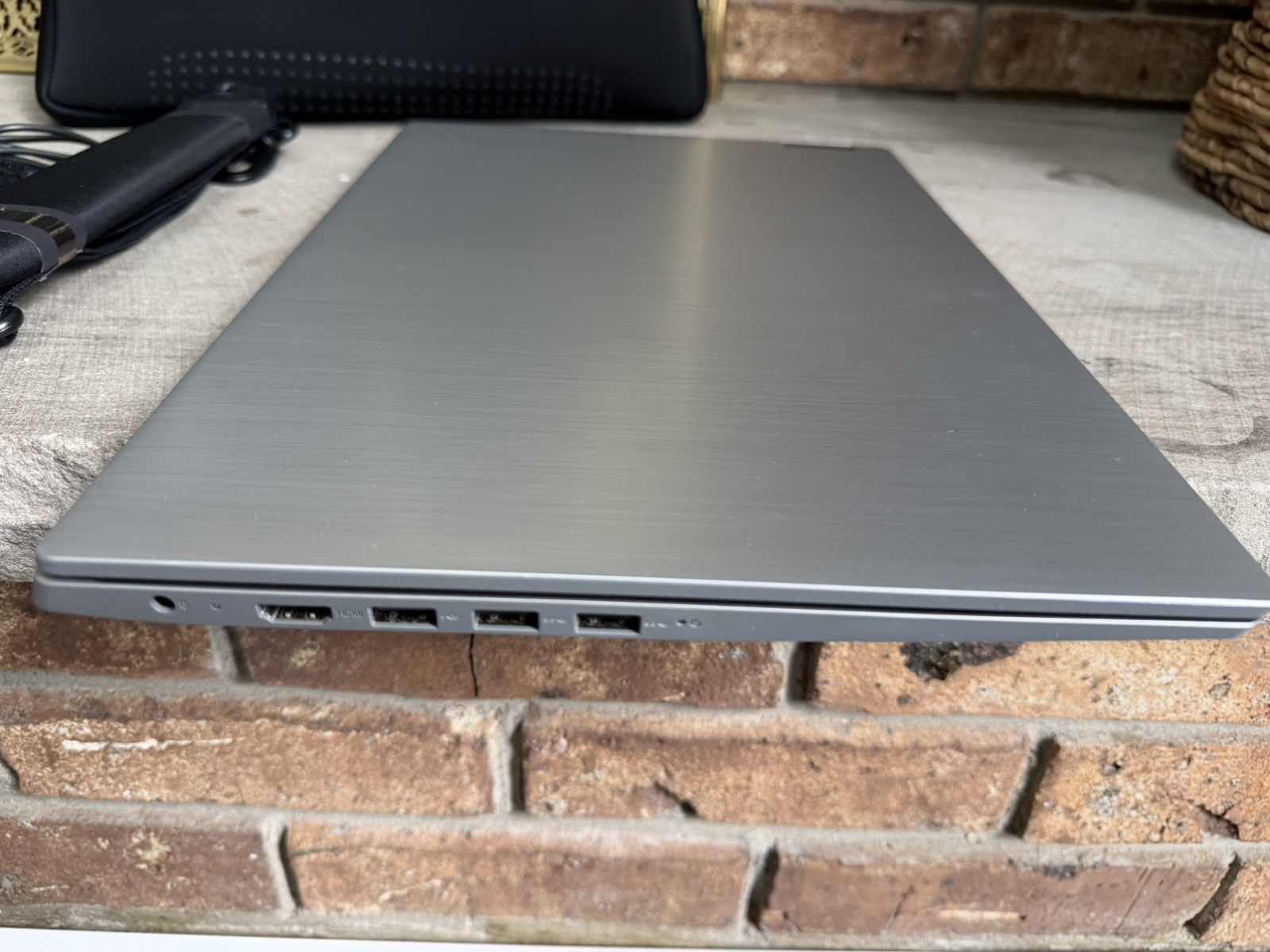 Lenovo-IdeaPad 3 15″ HD touch screen laptop intel core i3-1115g4 8g memory-256g
