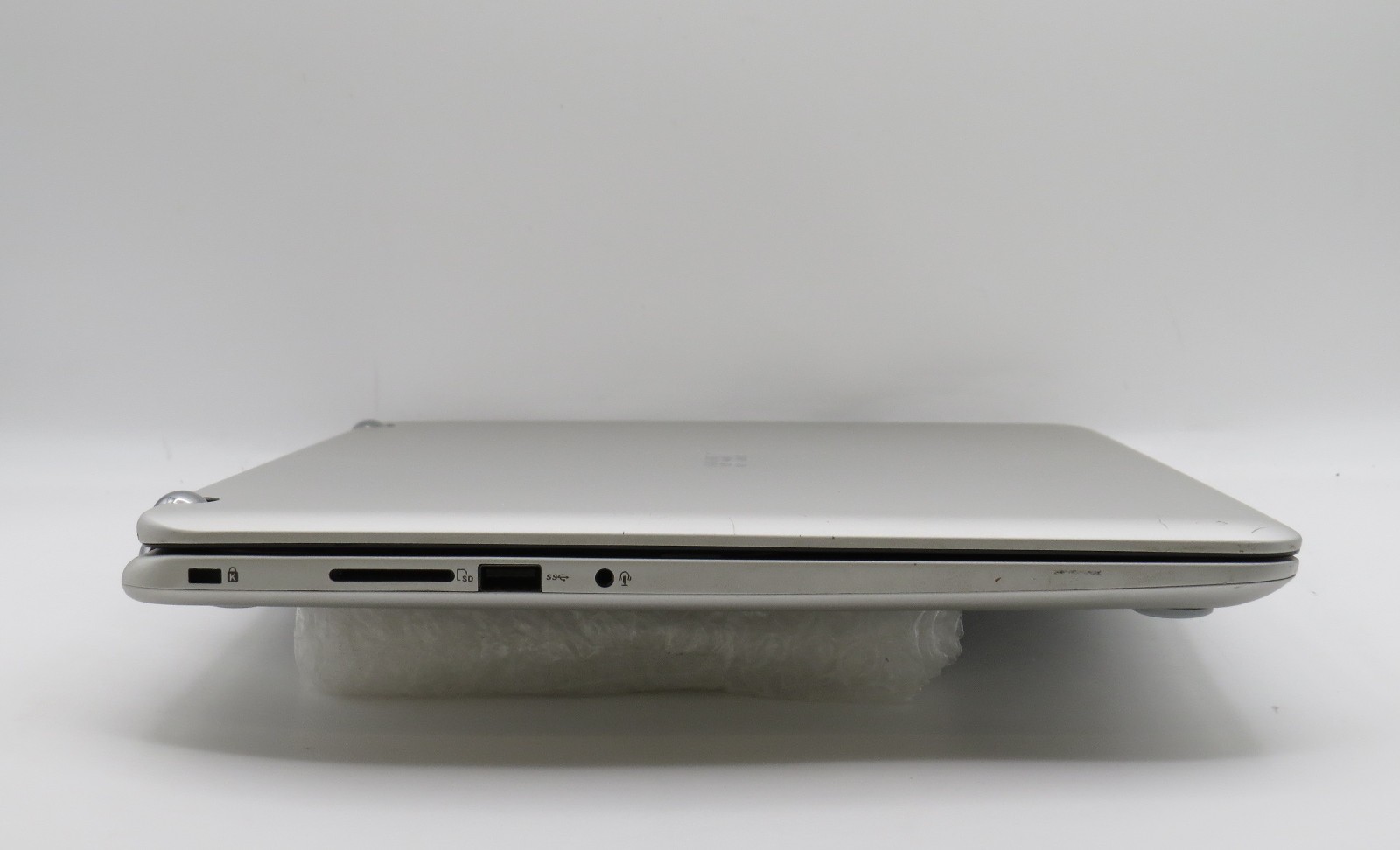ASUS Q504U i5-6200U @ 2.3GHz 12GB DDR4 128GB SSD 15.6″ display No OS/AC