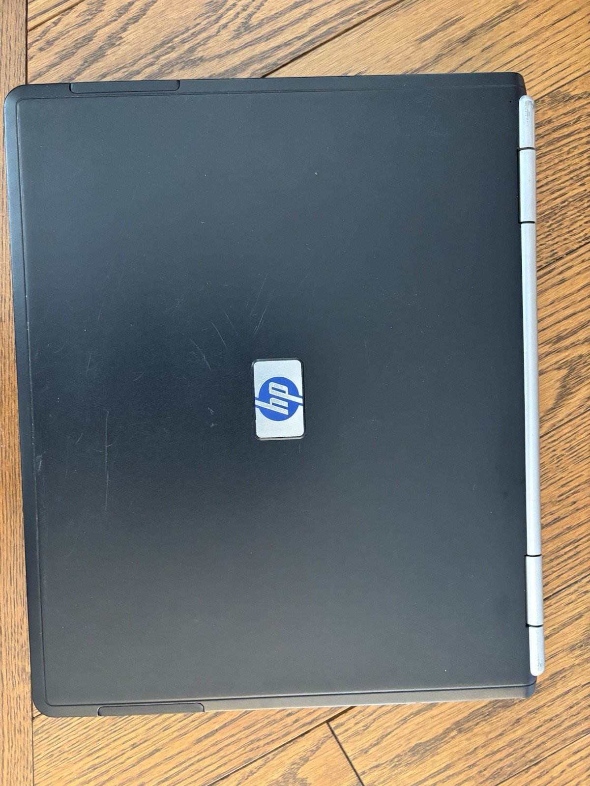 Old Compaq NC6000 Pentium M 1gig 60hdd Windows XP Sp3 French Laptop W/ Ac