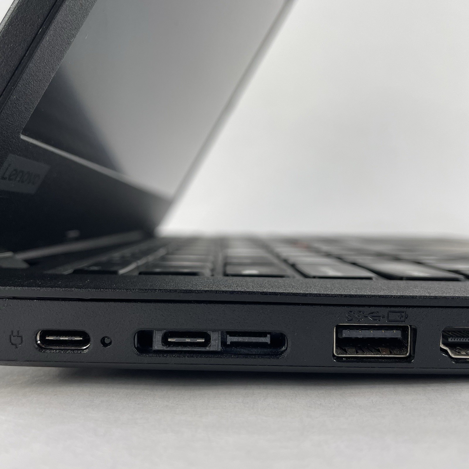 Lenovo ThinkPad L490 14″ i5-8250U 1.60 GHz 8 GB RAM No SSD/OS – Bad Corner
