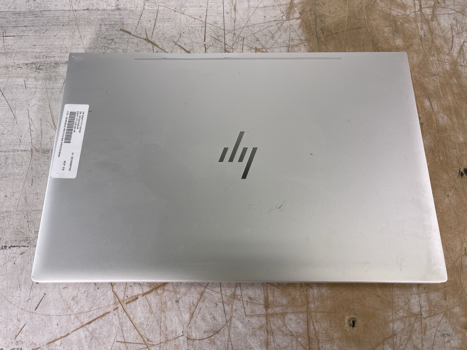 HP ENVY 17T-CE100 i7-10510U @ 1.80 GHz, 16GB RAM, NO HDD/OS – (FOR PARTS)
