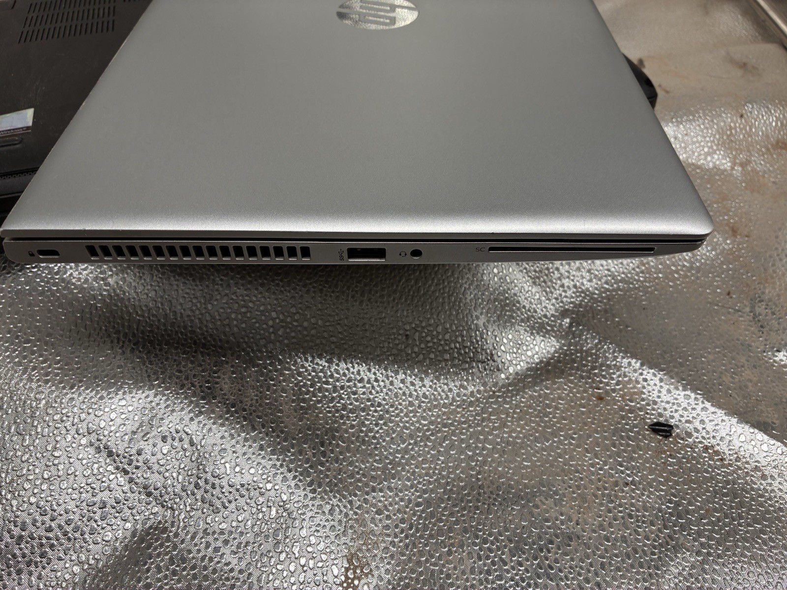 HP HP ProBook 640 G4 i5-8250U 1.60 GHz No RAM No SSD No Adapter READ